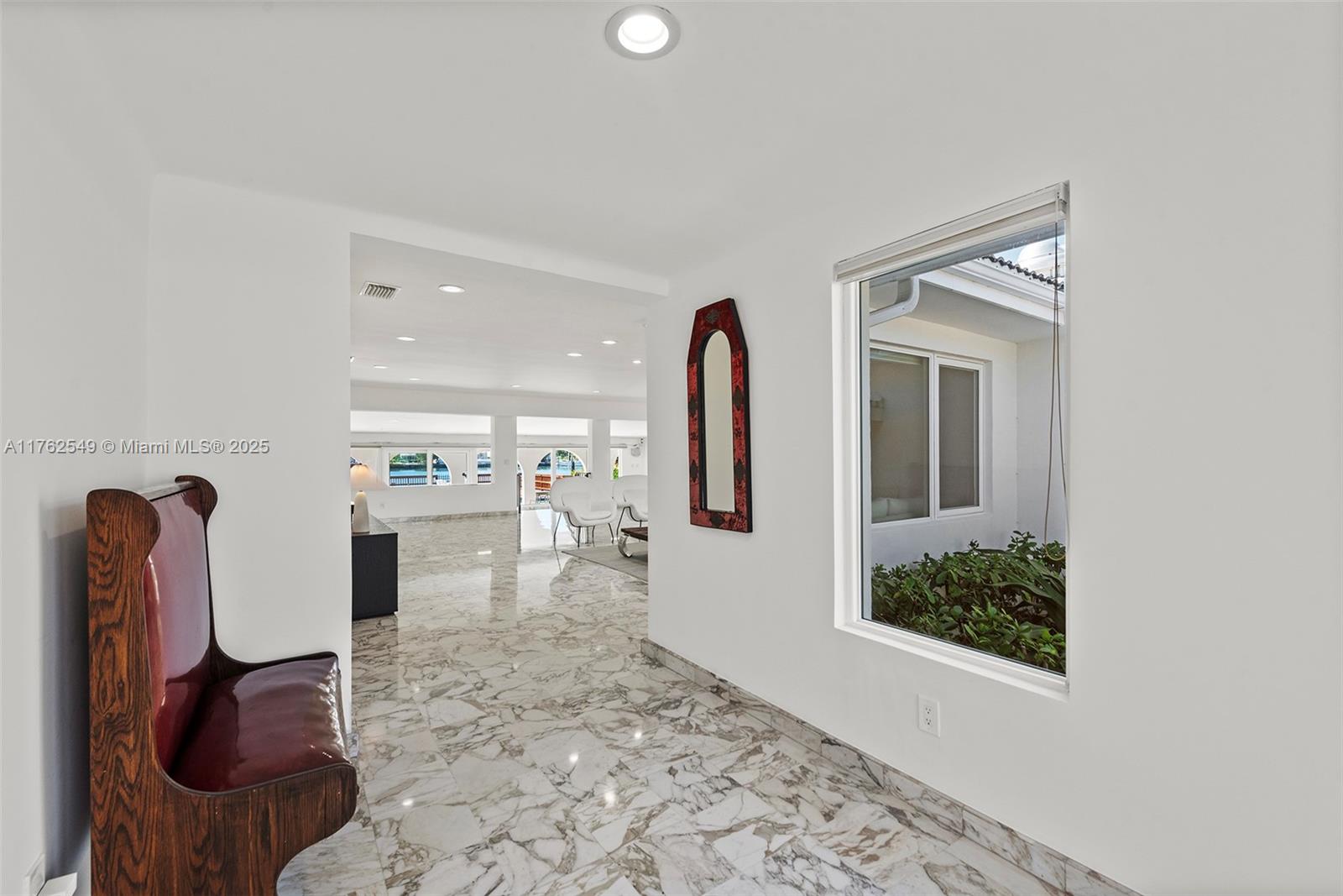 1690 Daytonia Rd Miami Beach, FL 33141