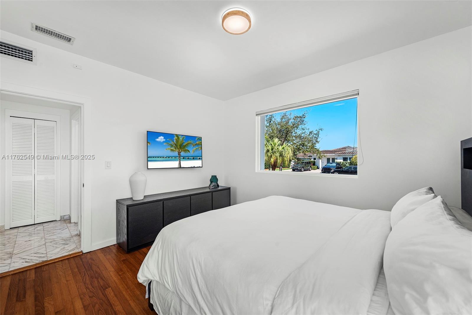 1690 Daytonia Rd Miami Beach, FL 33141