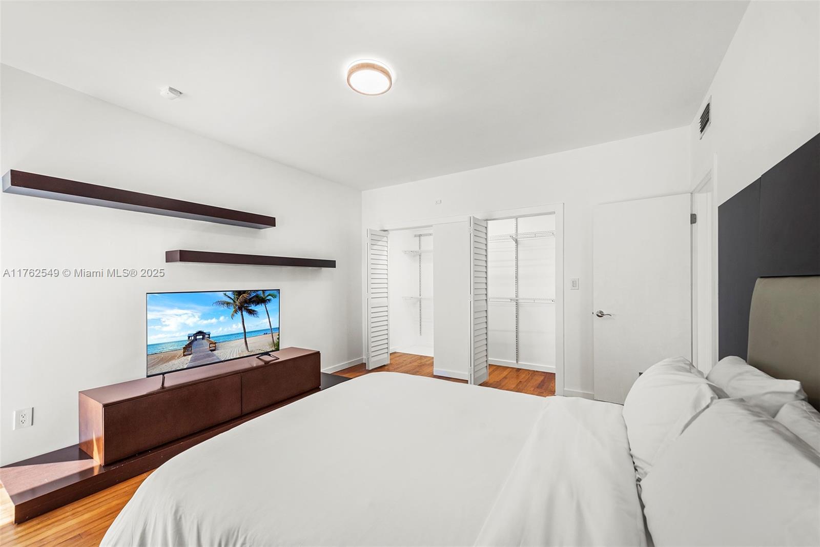 1690 Daytonia Rd Miami Beach, FL 33141