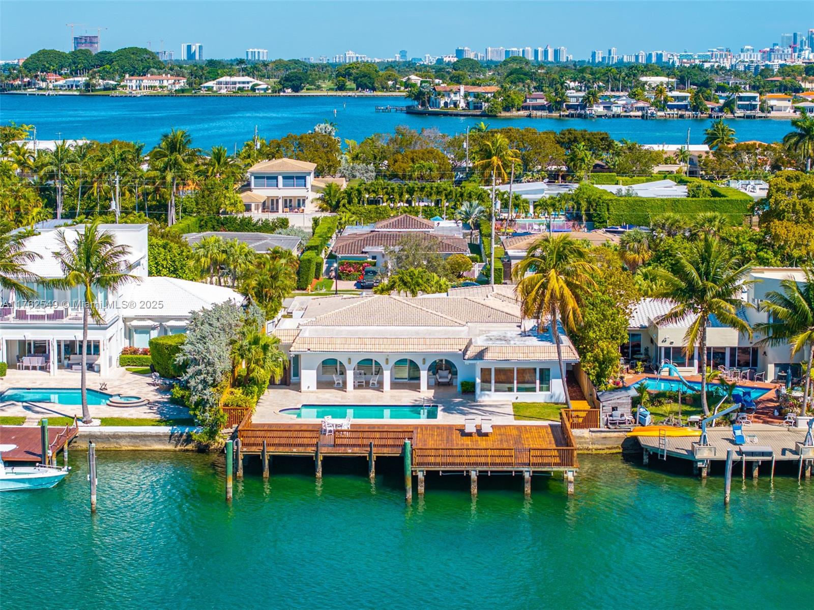 1690 Daytonia Rd Miami Beach, FL 33141