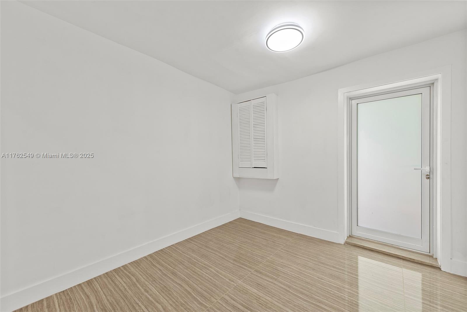 1690 Daytonia Rd Miami Beach, FL 33141