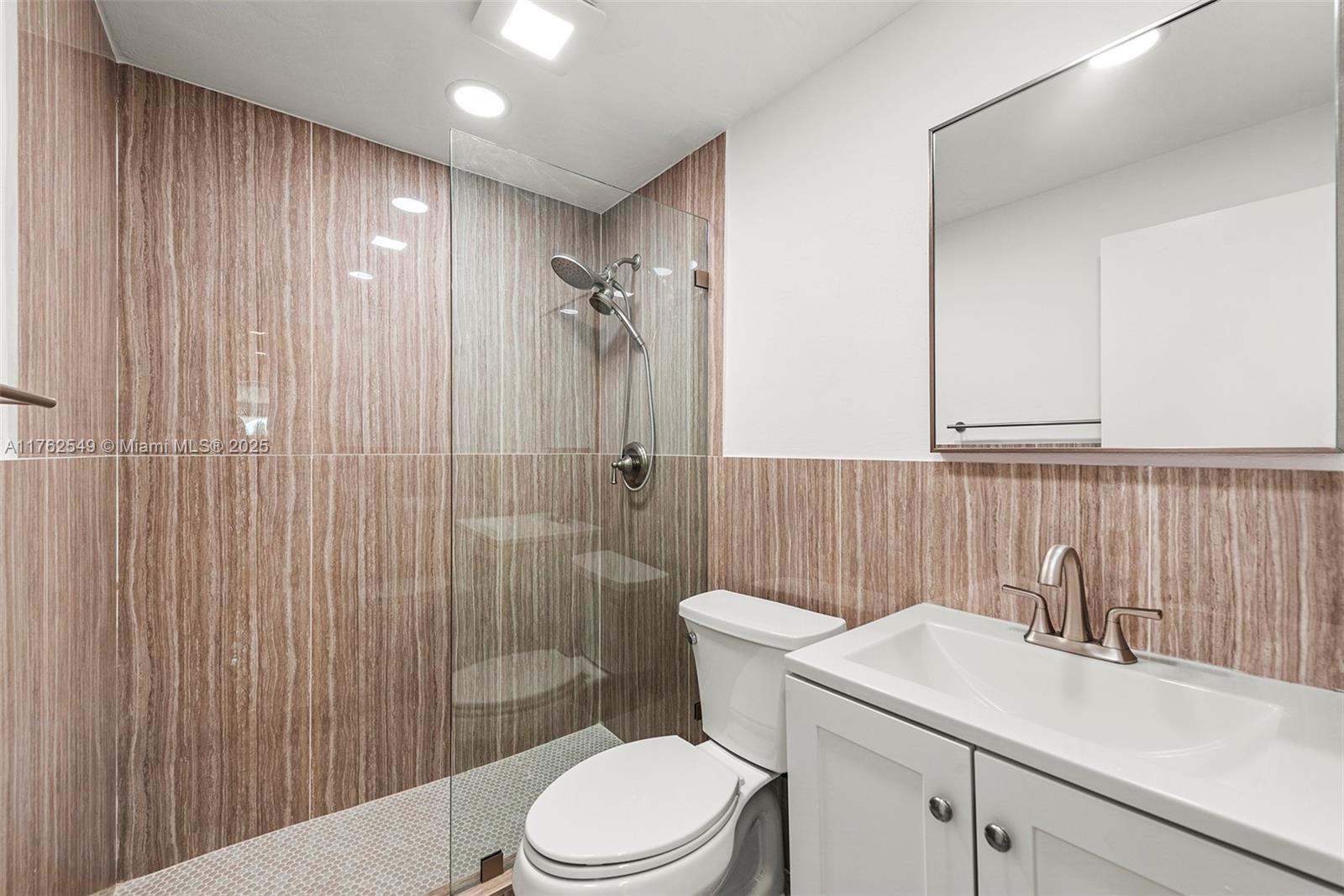 1690 Daytonia Rd Miami Beach, FL 33141