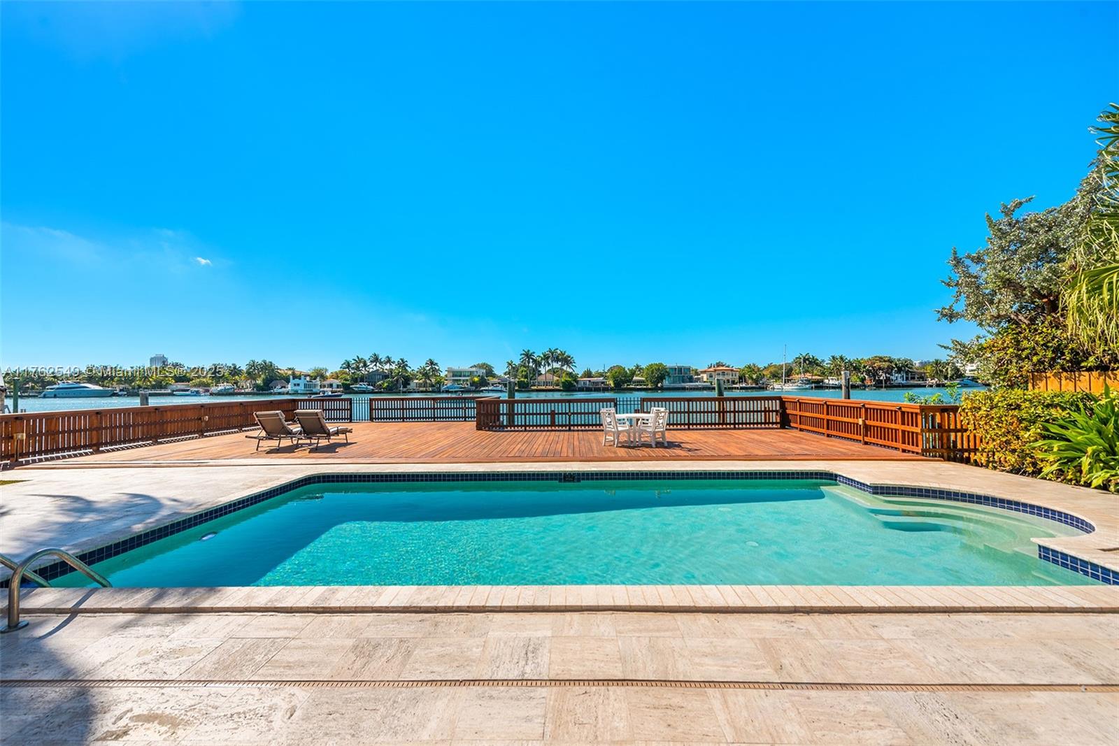 1690 Daytonia Rd Miami Beach, FL 33141