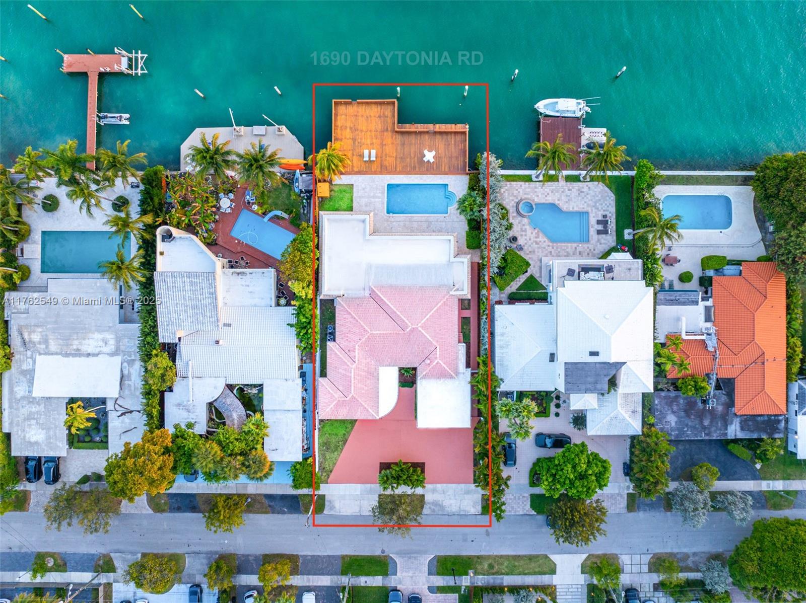 1690 Daytonia Rd Miami Beach, FL 33141