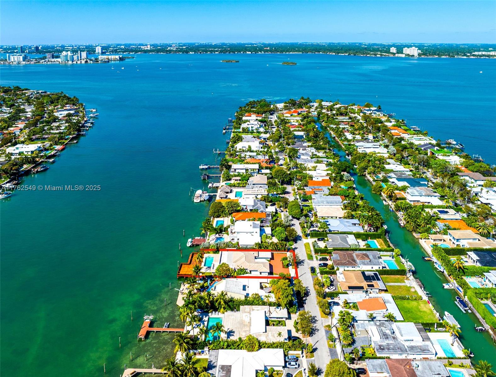 1690 Daytonia Rd Miami Beach, FL 33141