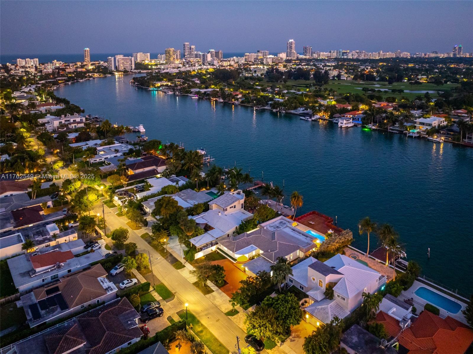 1690 Daytonia Rd Miami Beach, FL 33141