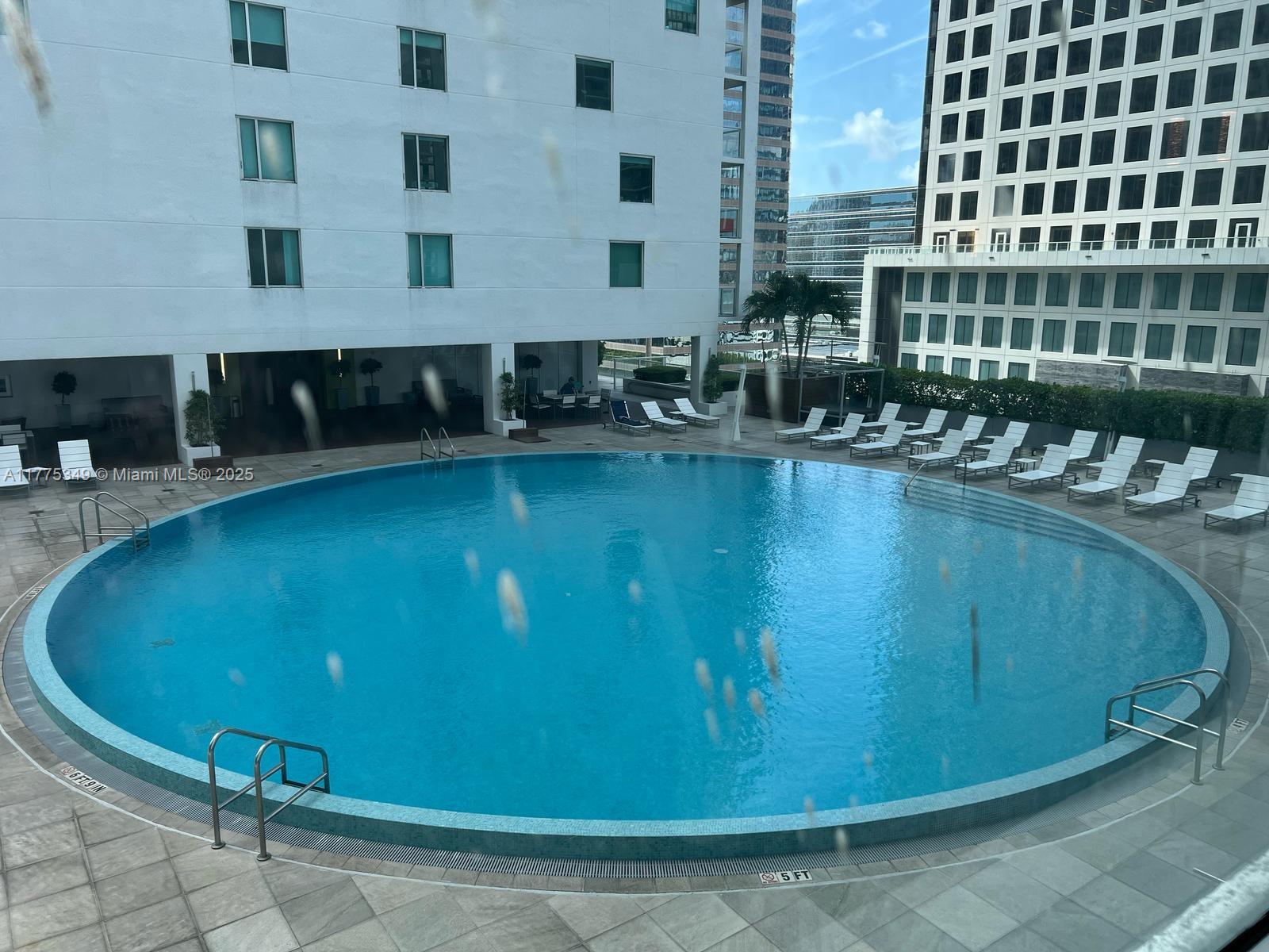 image 500 Brickell West35