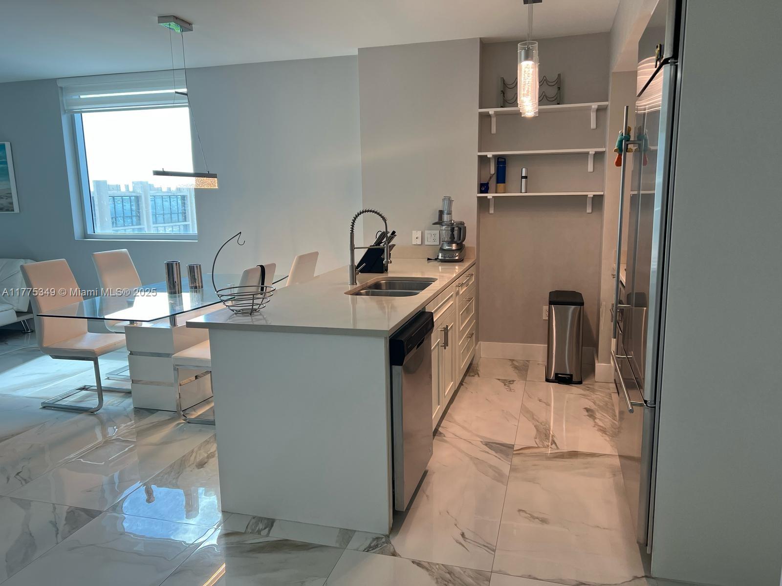 image 500 Brickell West39