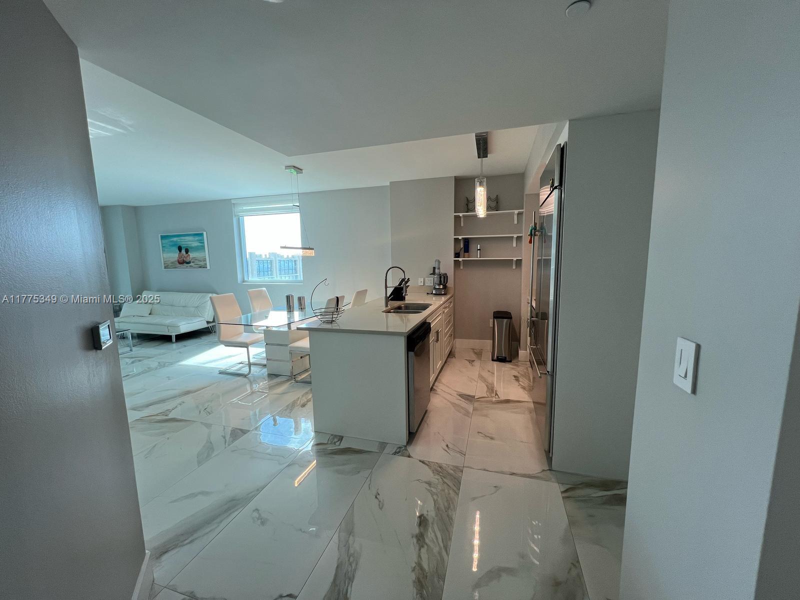 image 500 Brickell West40