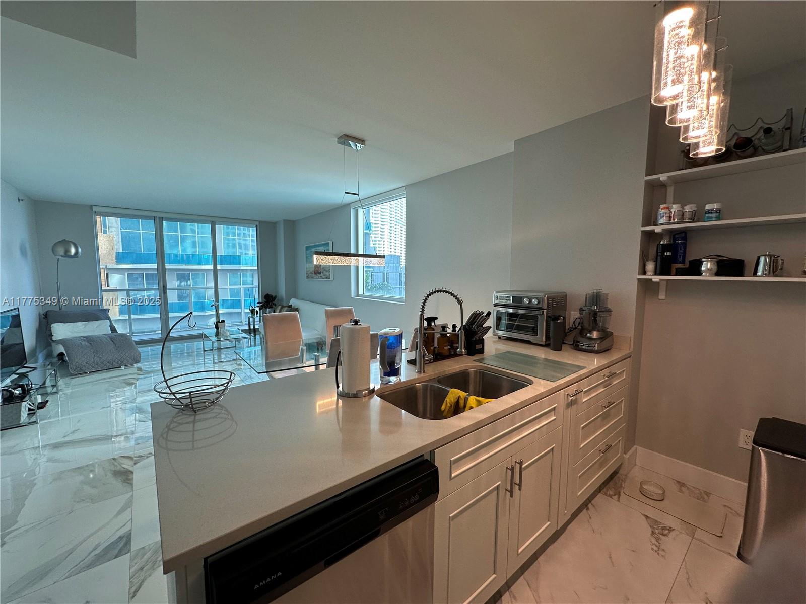 image 500 Brickell West45