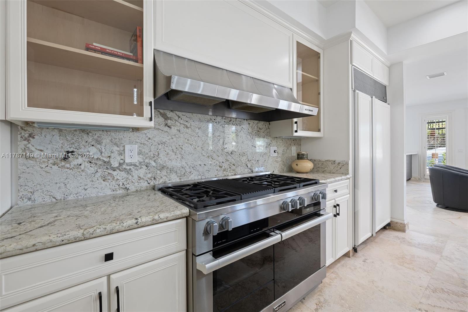 2561 Lucille Dr Fort Lauderdale, FL 33316