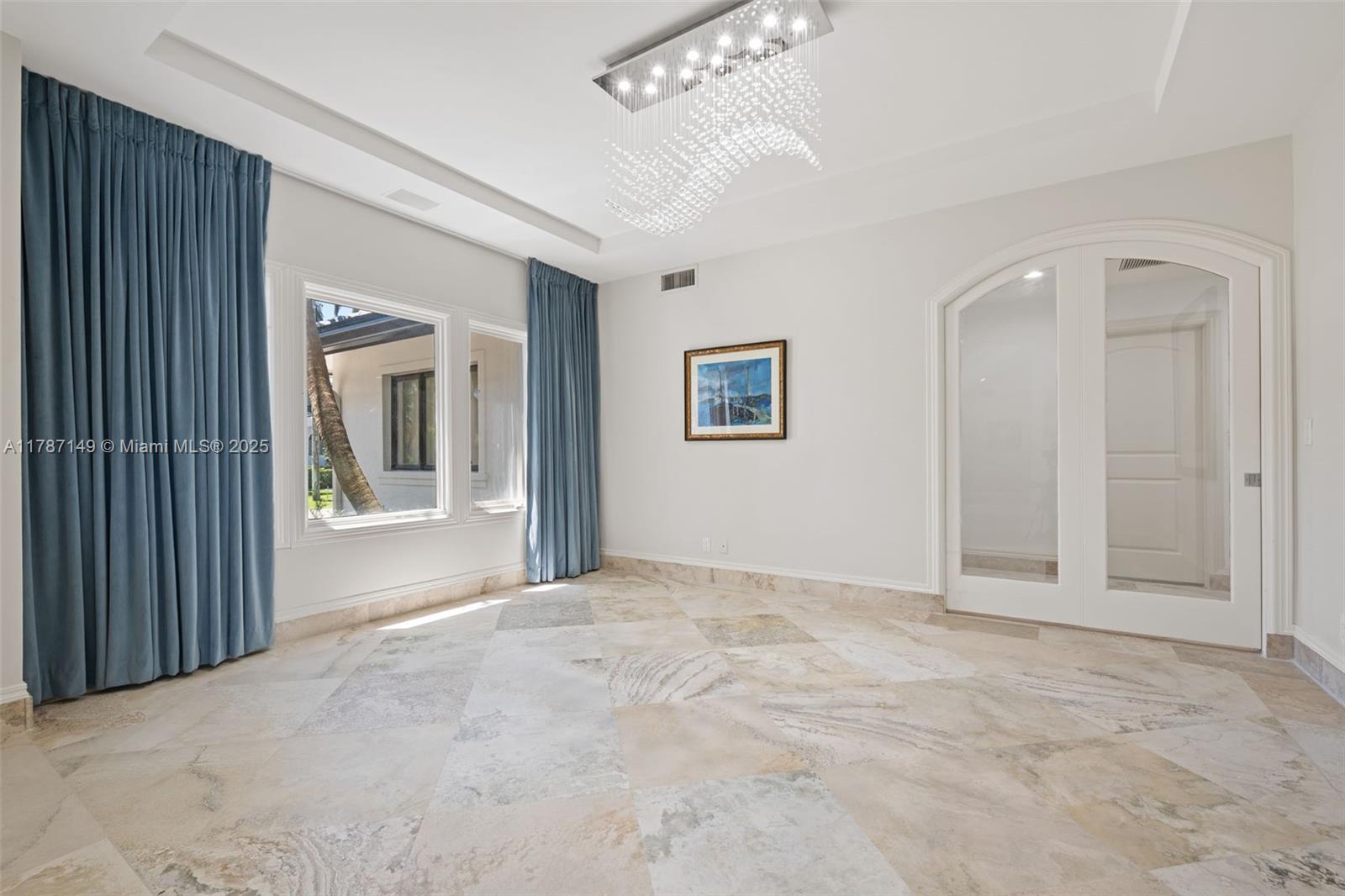 2561 Lucille Dr Fort Lauderdale, FL 33316