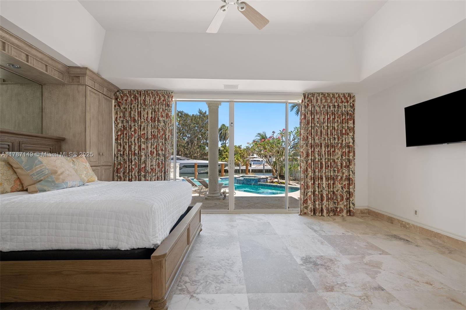 2561 Lucille Dr Fort Lauderdale, FL 33316