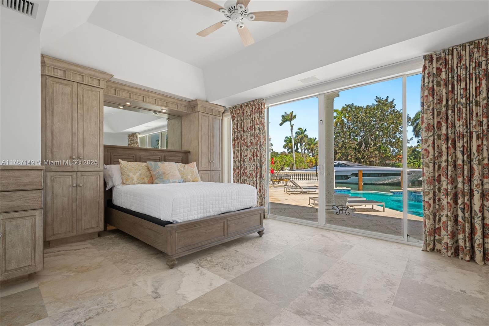 2561 Lucille Dr Fort Lauderdale, FL 33316