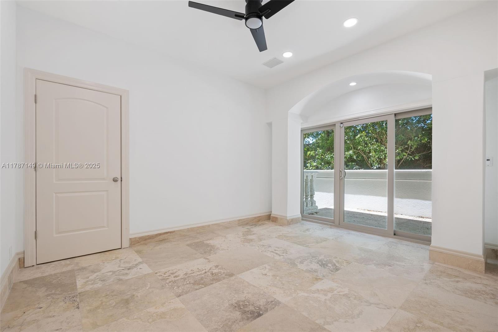 2561 Lucille Dr Fort Lauderdale, FL 33316