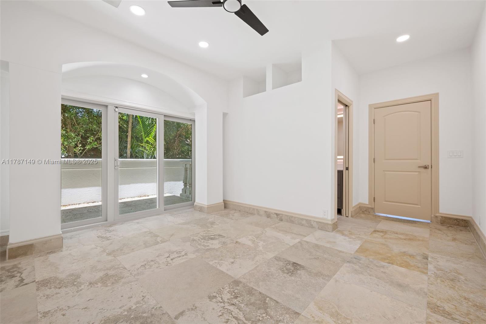 2561 Lucille Dr Fort Lauderdale, FL 33316