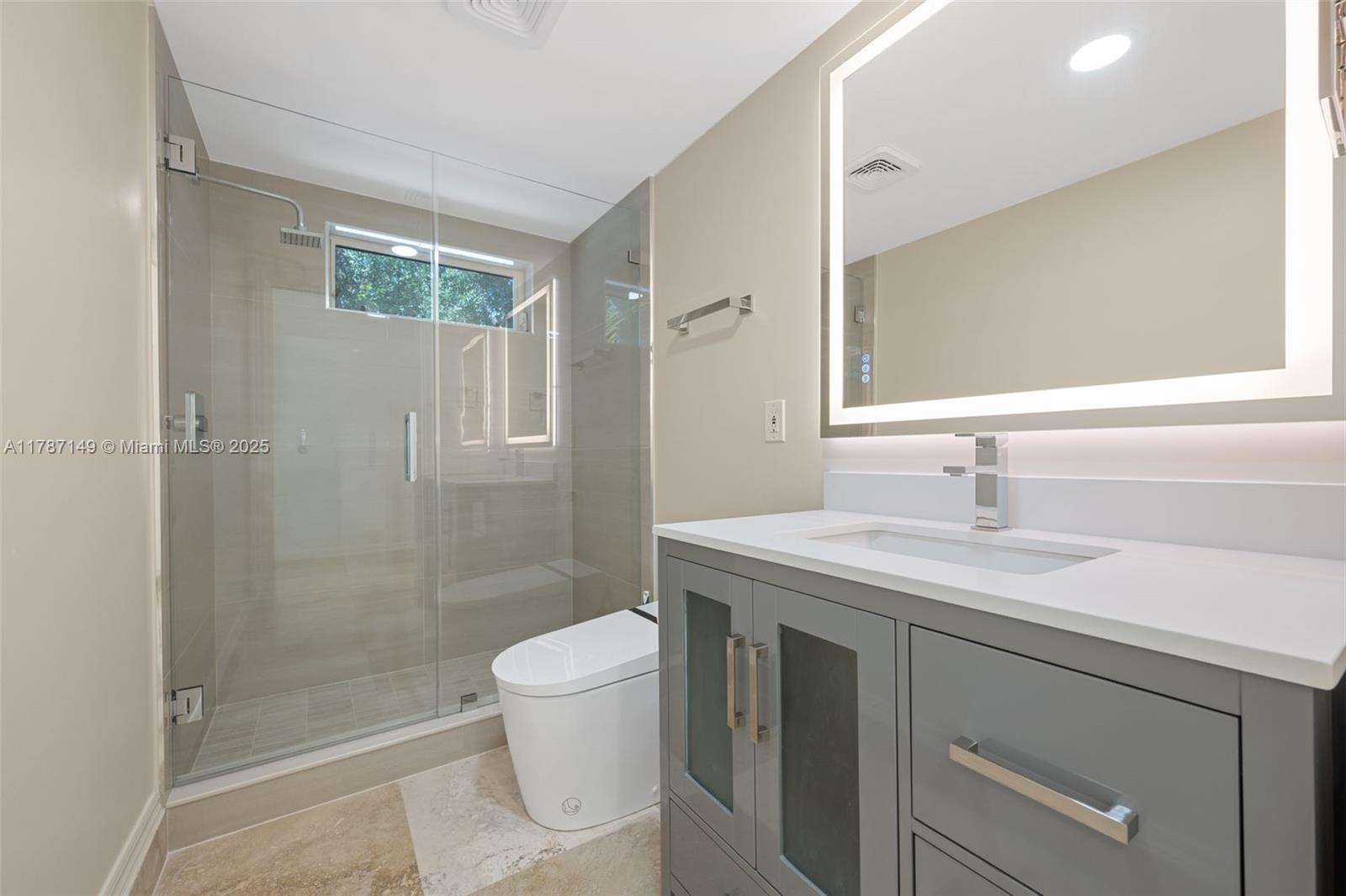 2561 Lucille Dr Fort Lauderdale, FL 33316