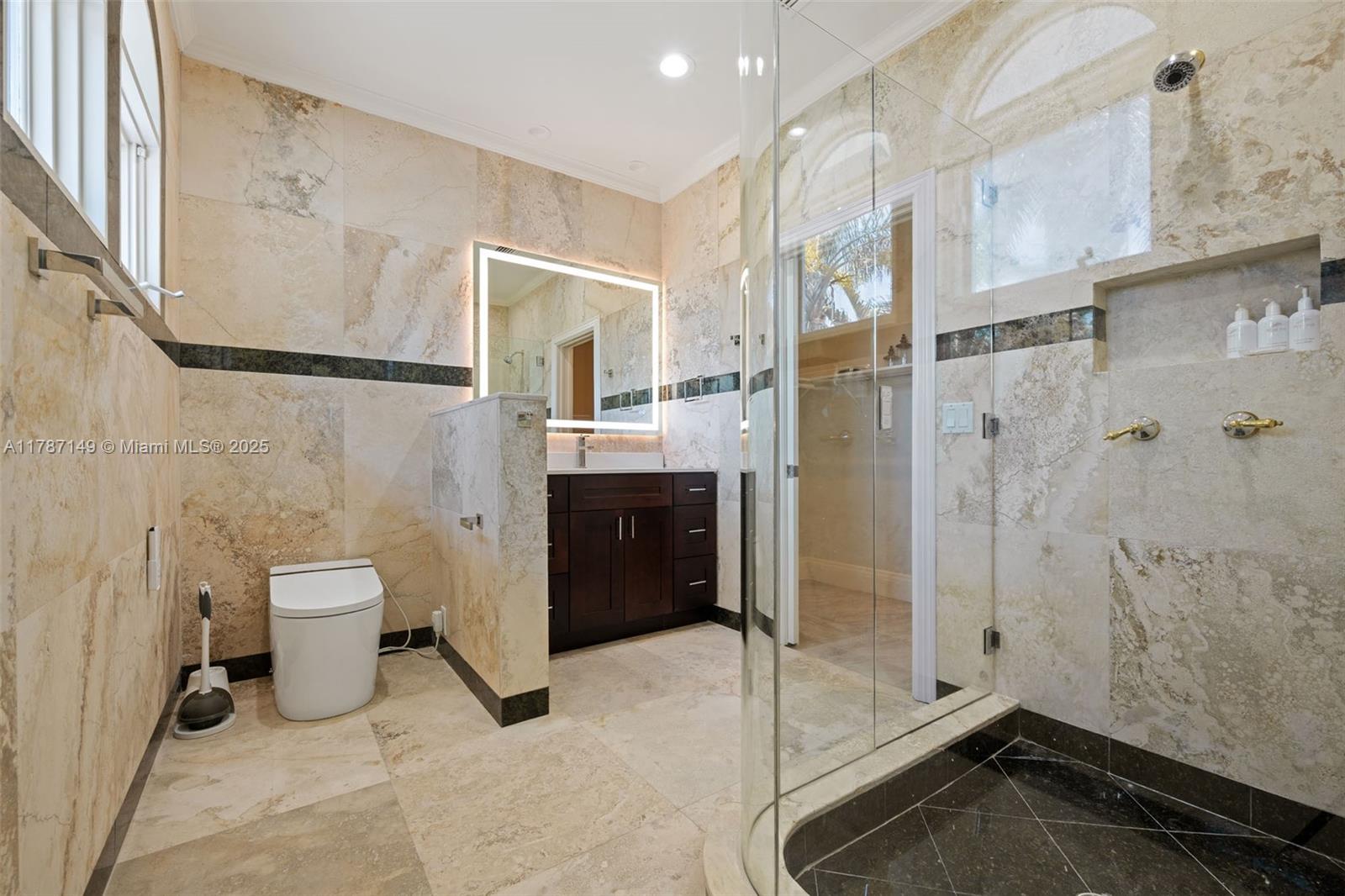 2561 Lucille Dr Fort Lauderdale, FL 33316