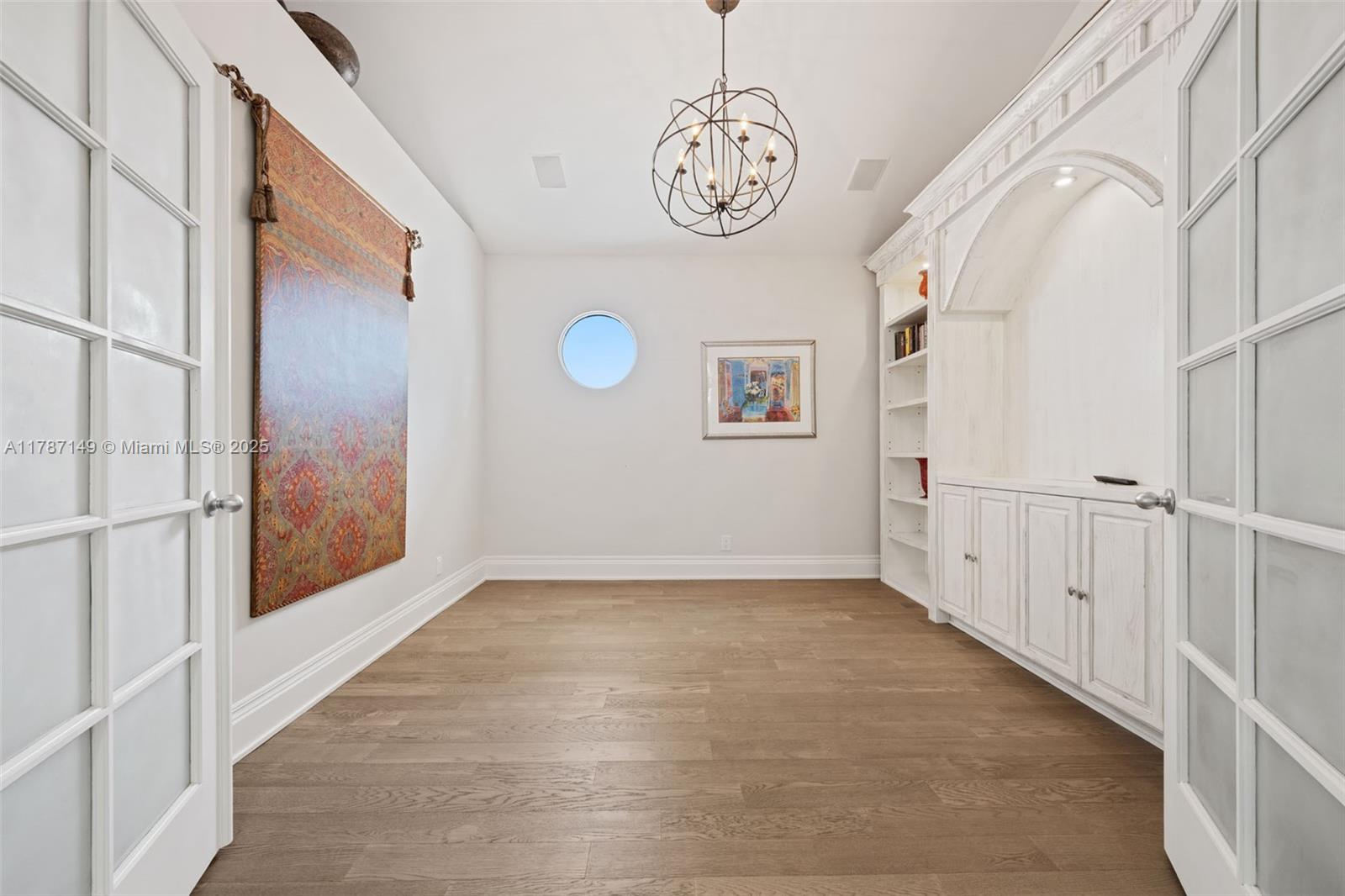 2561 Lucille Dr Fort Lauderdale, FL 33316