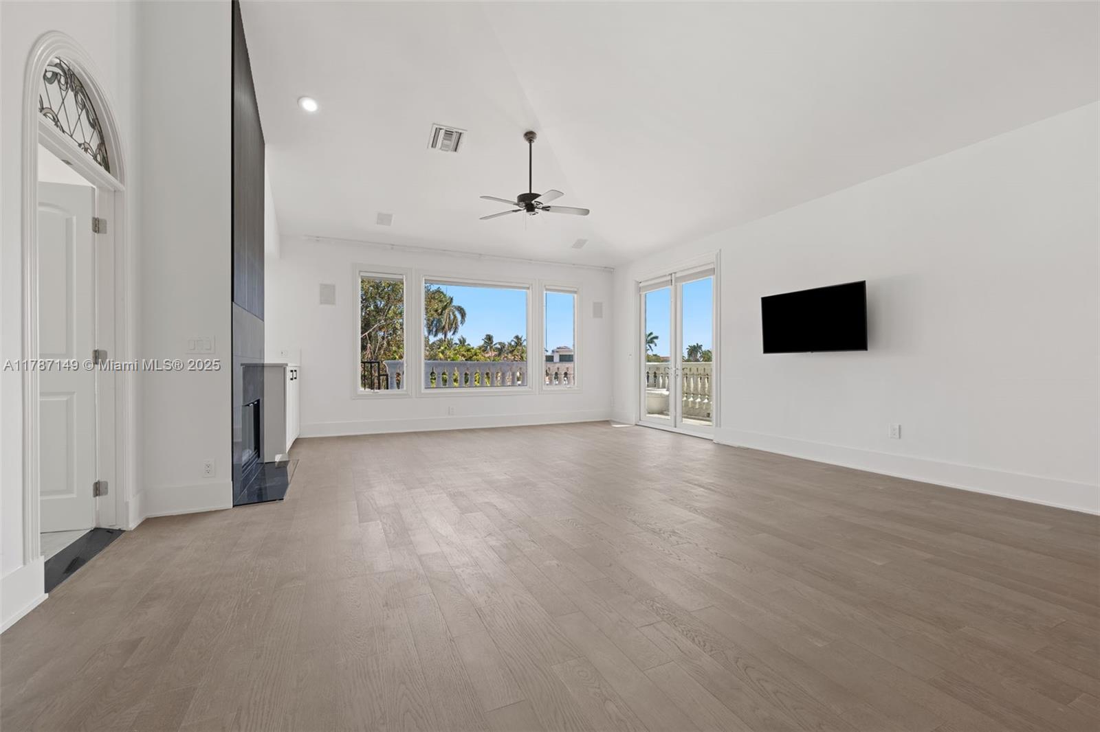 2561 Lucille Dr Fort Lauderdale, FL 33316