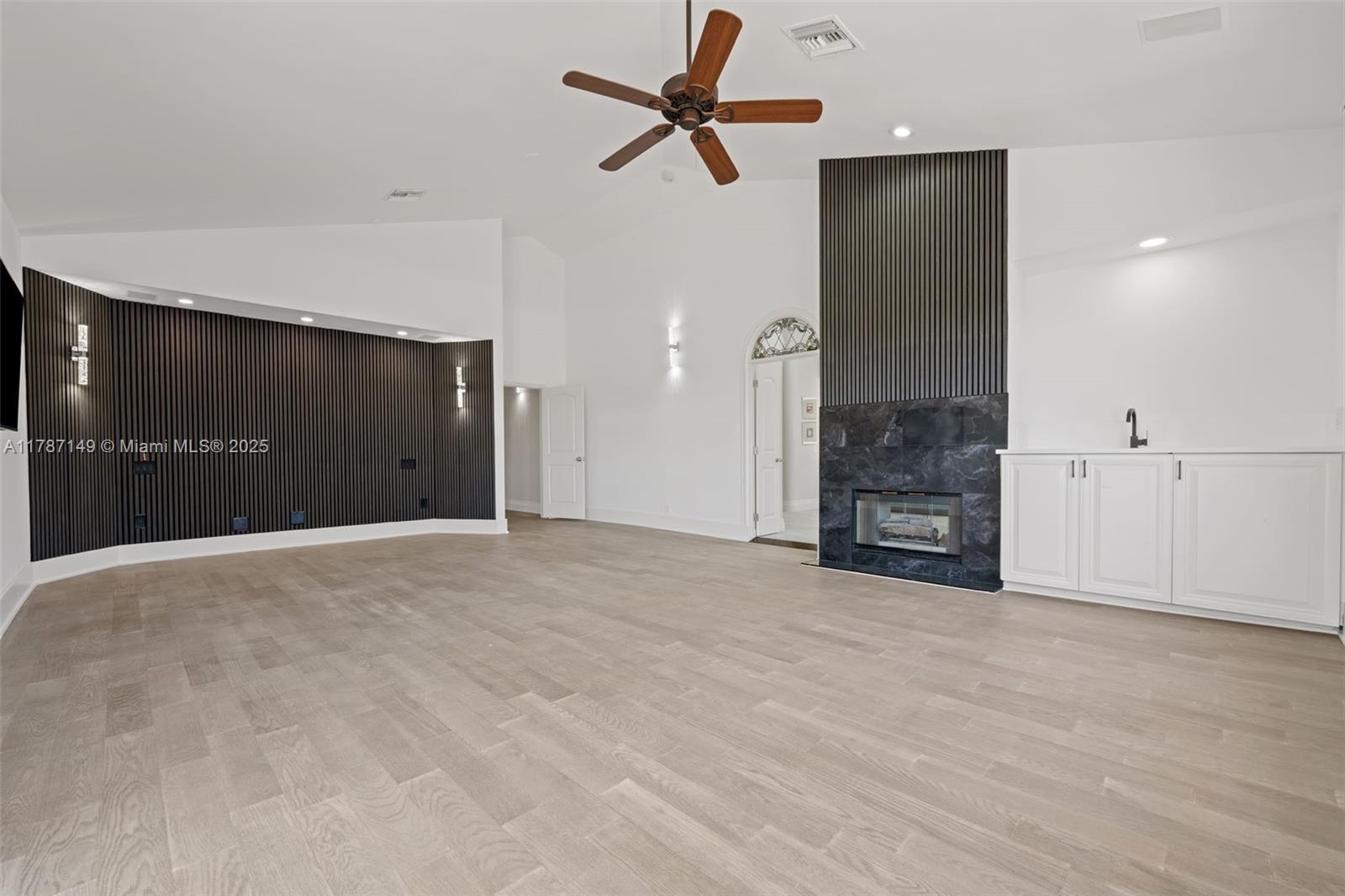 2561 Lucille Dr Fort Lauderdale, FL 33316