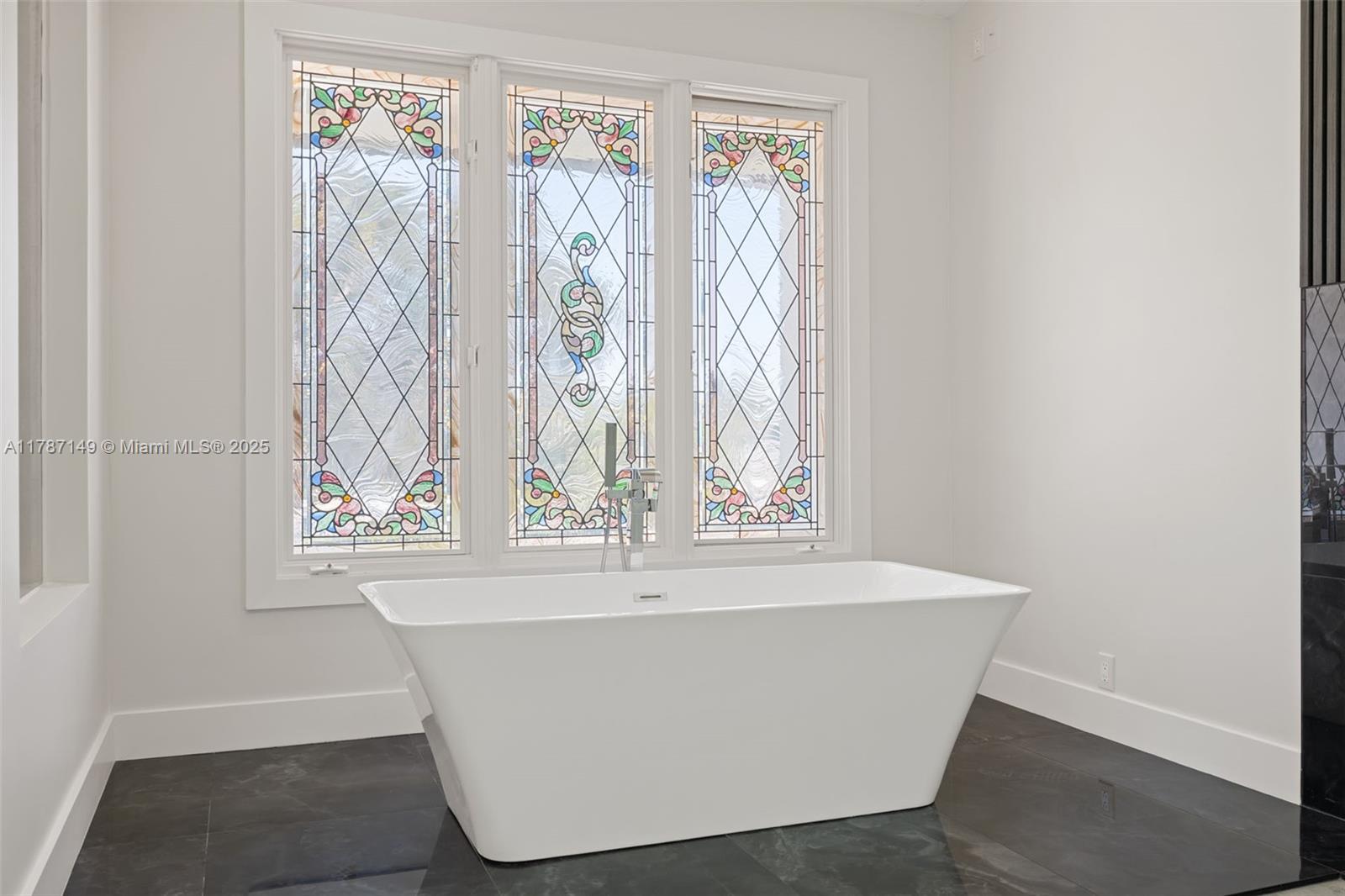 2561 Lucille Dr Fort Lauderdale, FL 33316