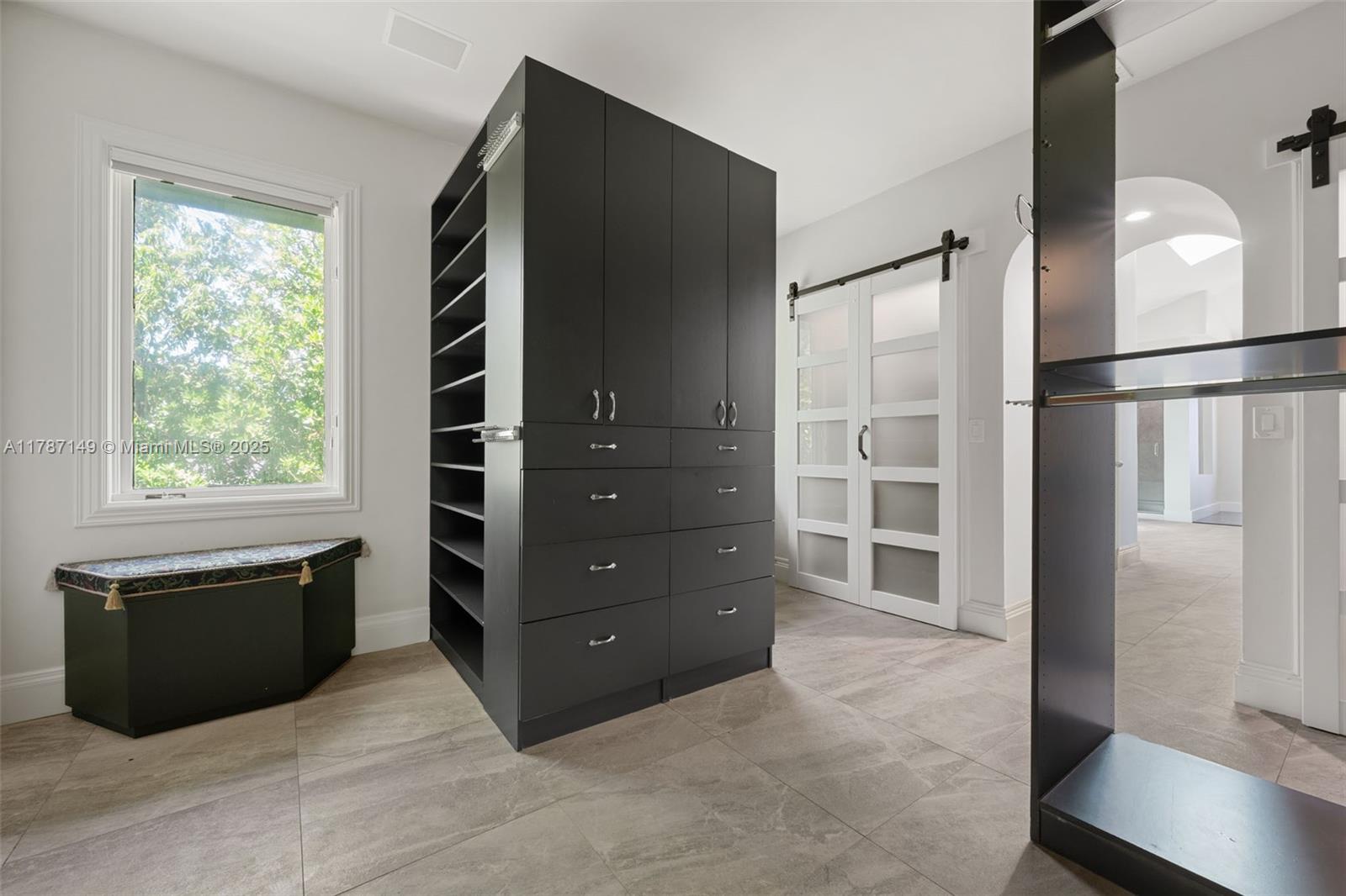 2561 Lucille Dr Fort Lauderdale, FL 33316