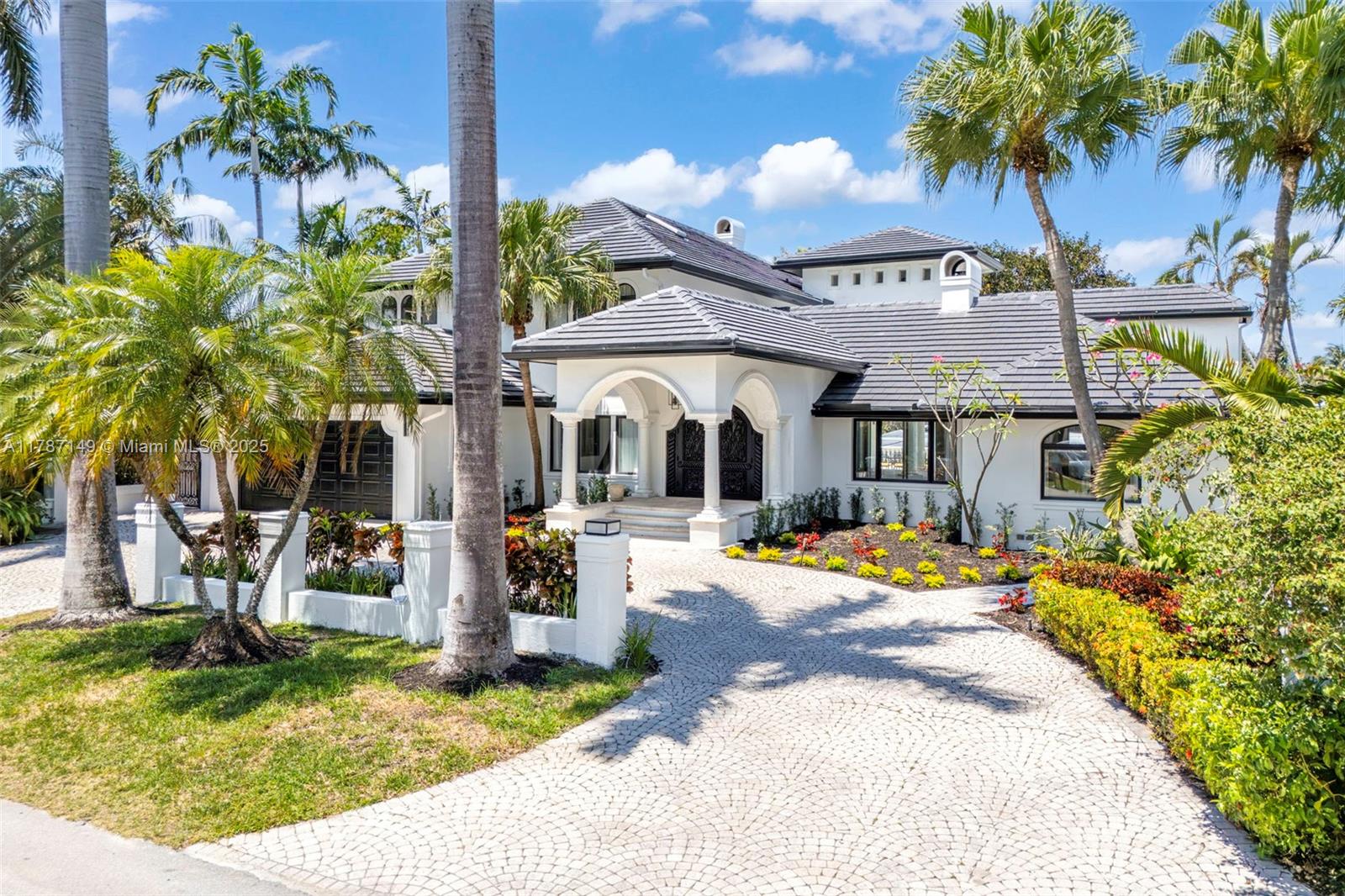 2561 Lucille Dr Fort Lauderdale, FL 33316