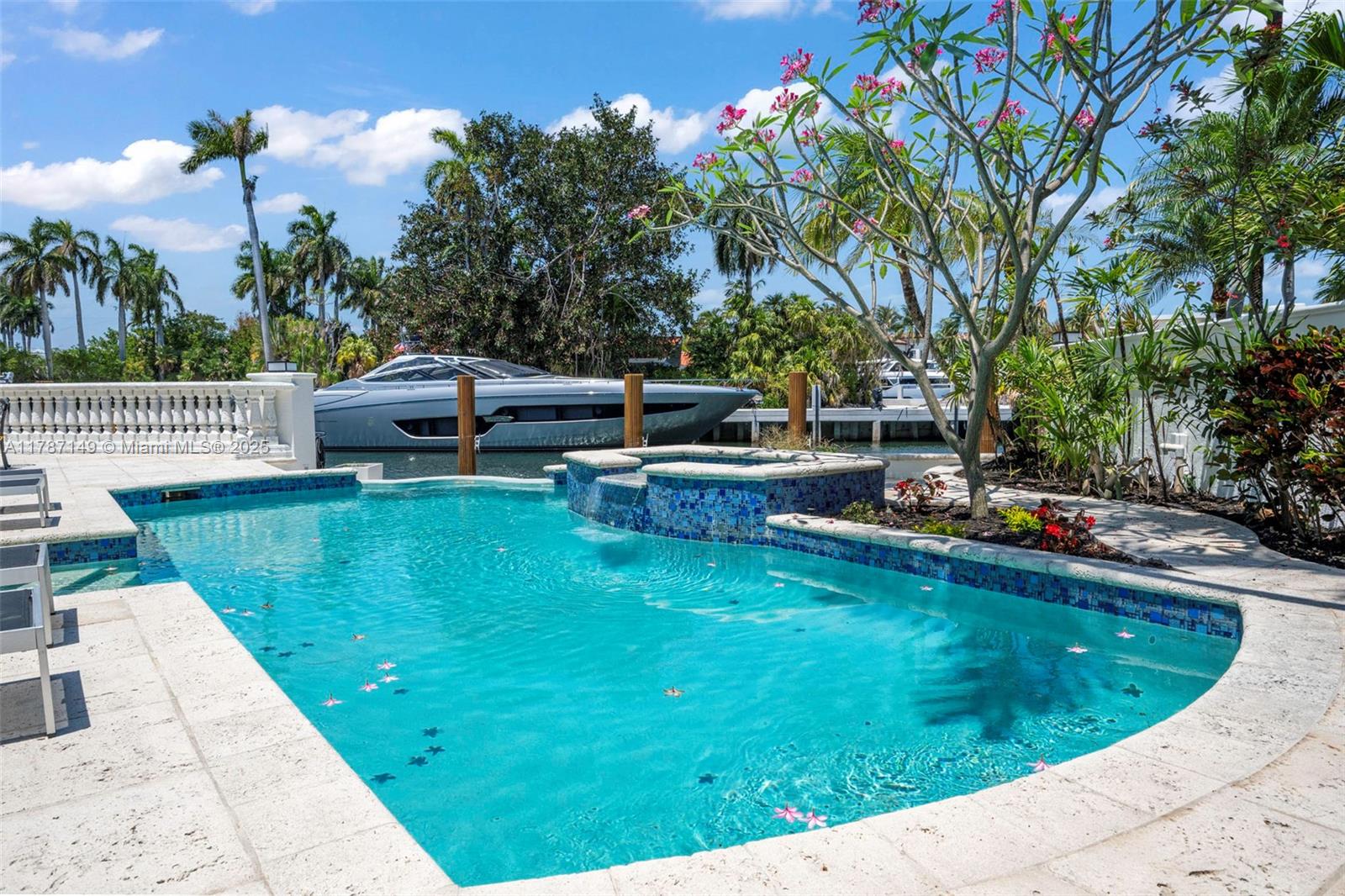 2561 Lucille Dr Fort Lauderdale, FL 33316