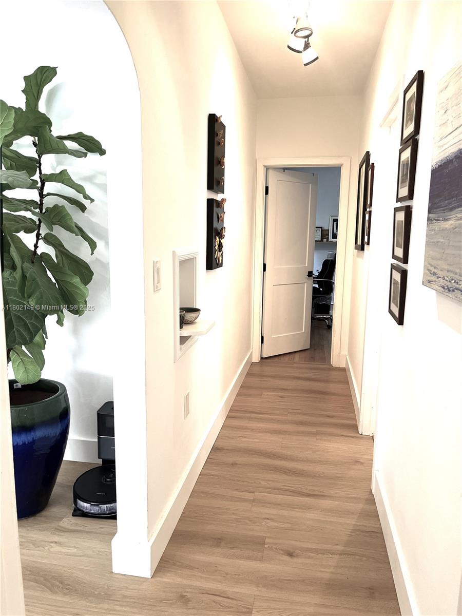 465 NE 52nd St Miami, FL 33137