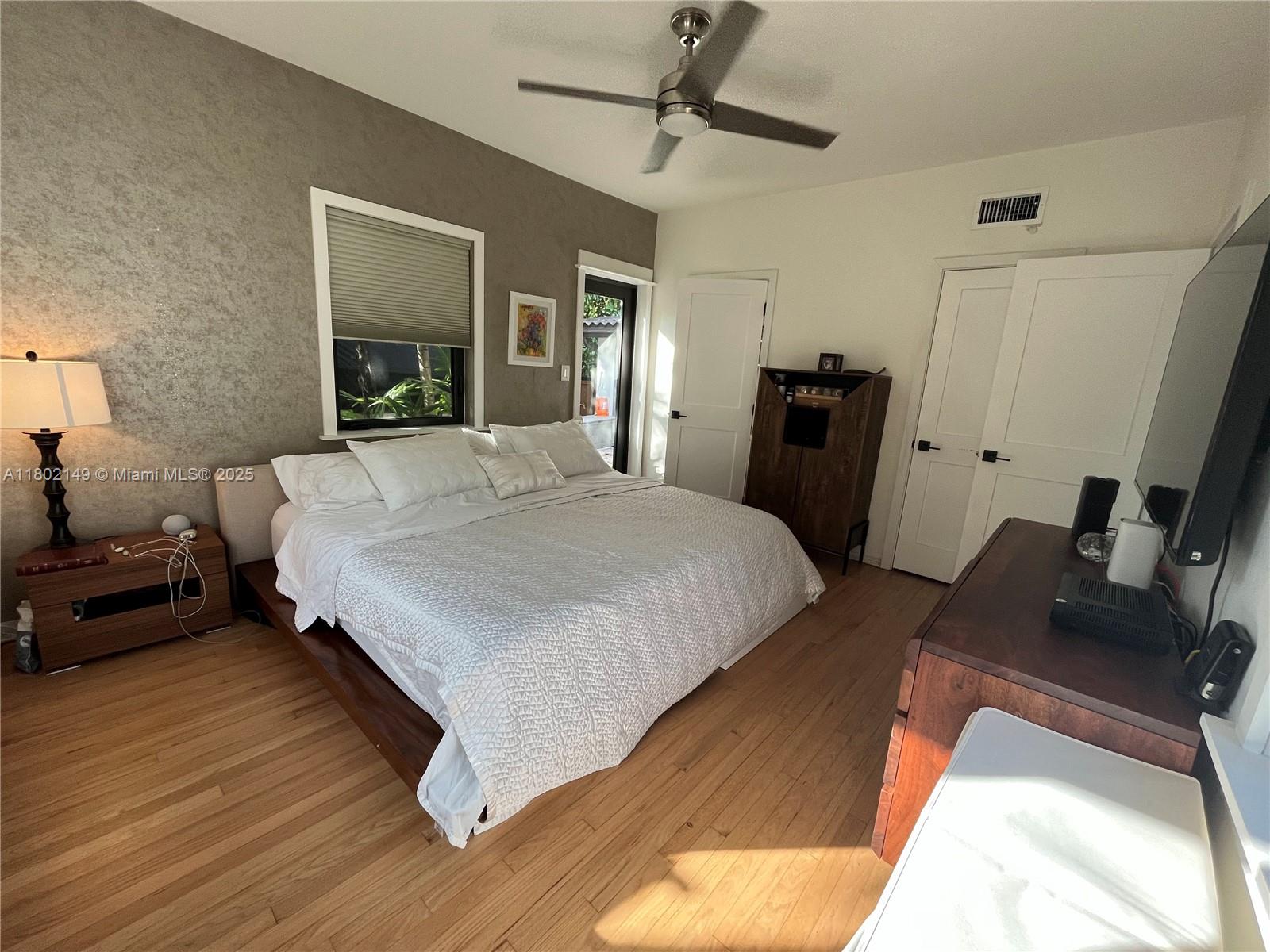 465 NE 52nd St Miami, FL 33137