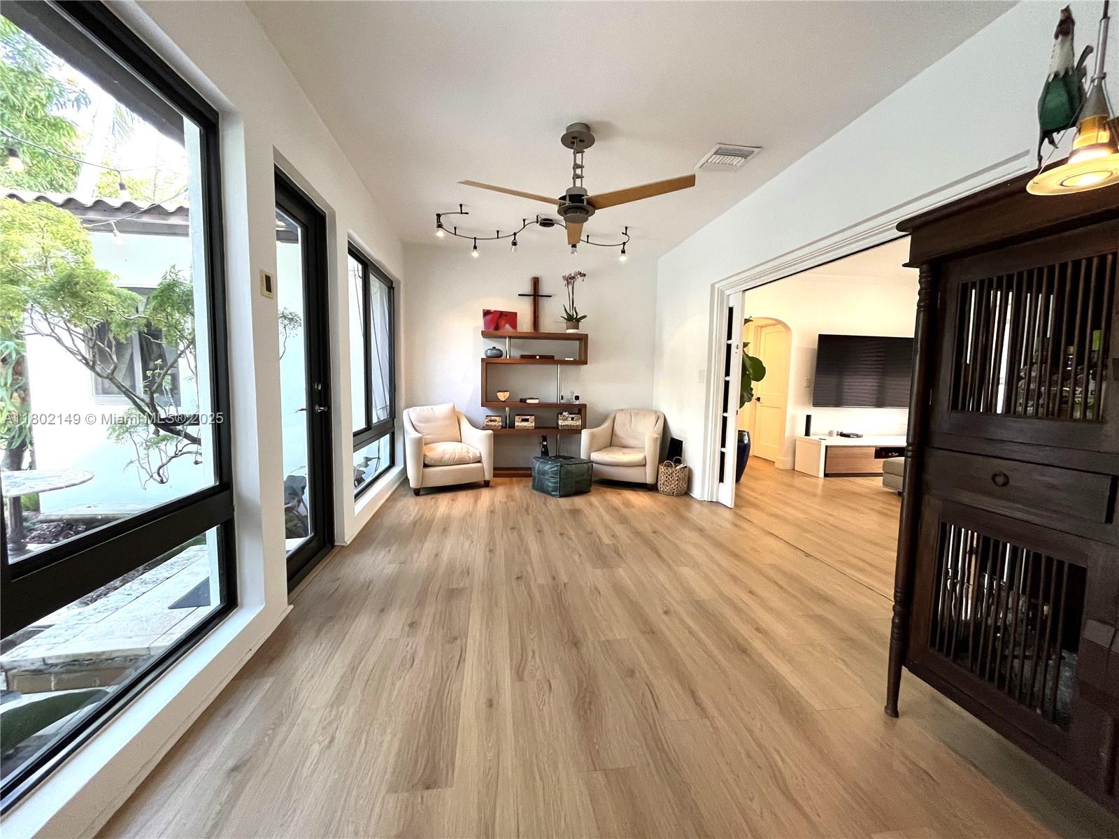 465 NE 52nd St Miami, FL 33137