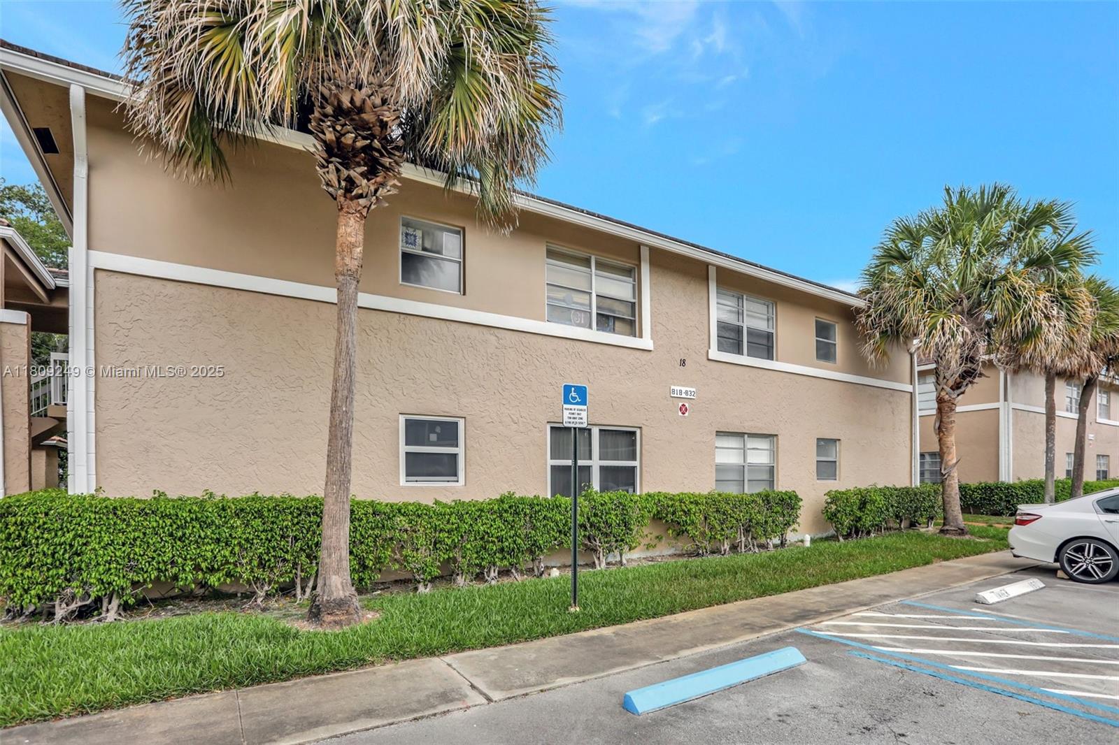 826 Twin Lks Dr #18-D