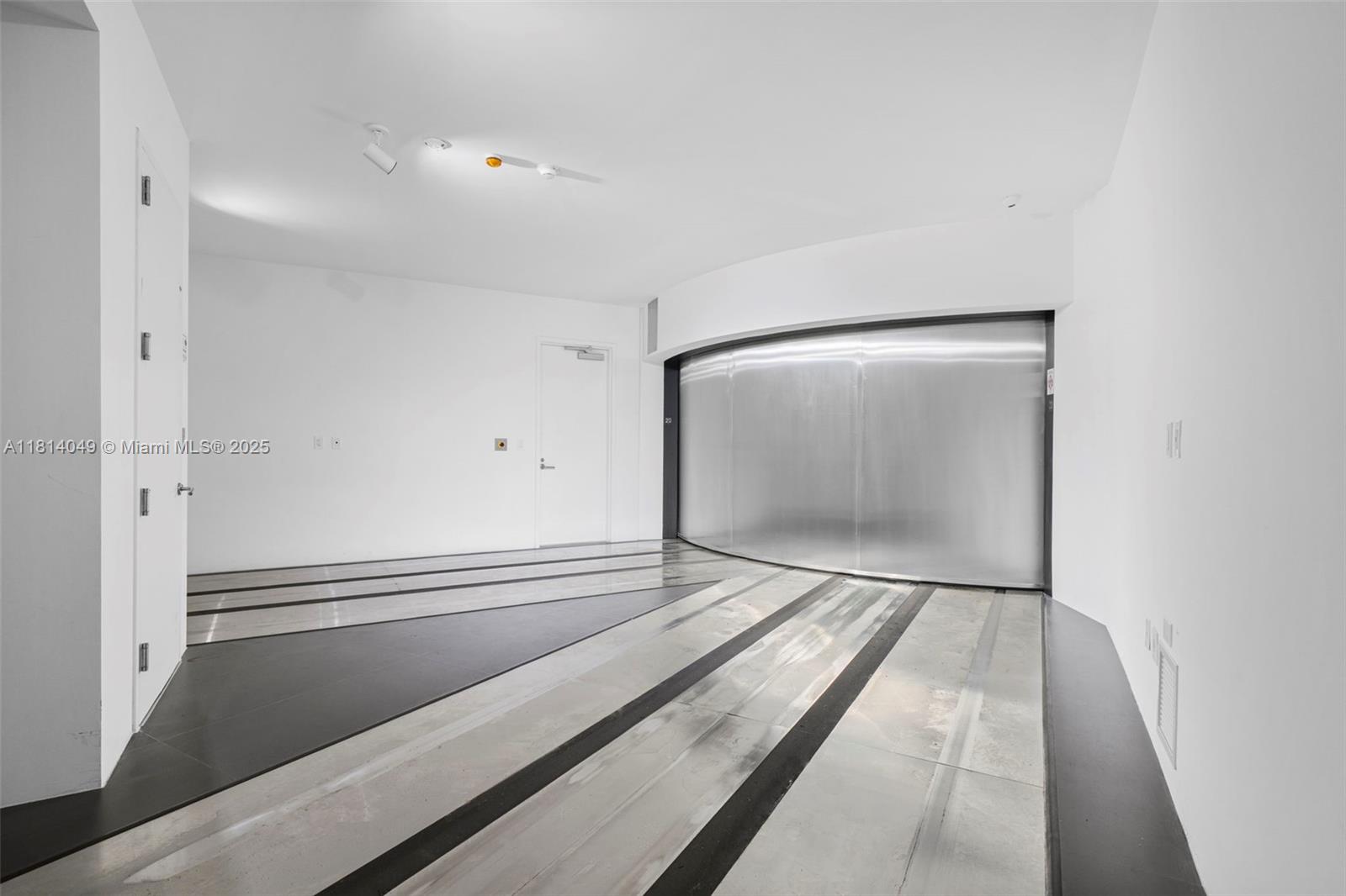image The Porsche Design Tower18