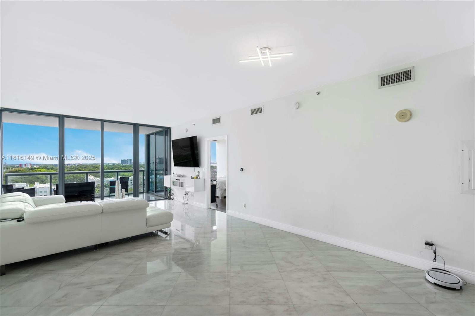 image Blue Condo13