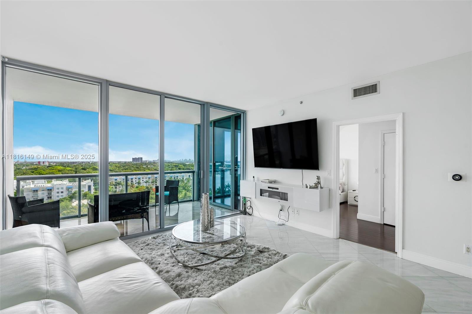 image Blue Condo16