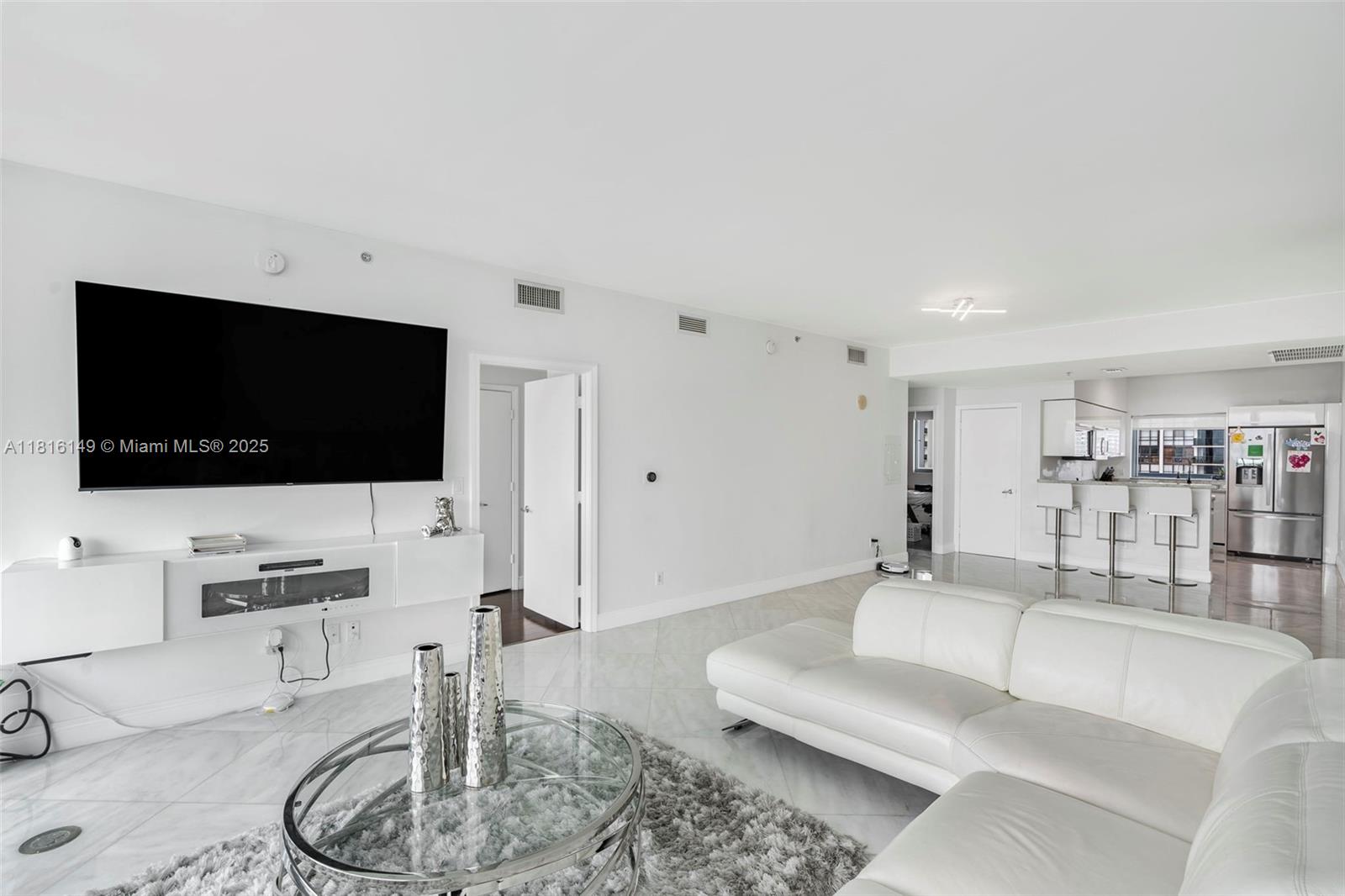 image Blue Condo18