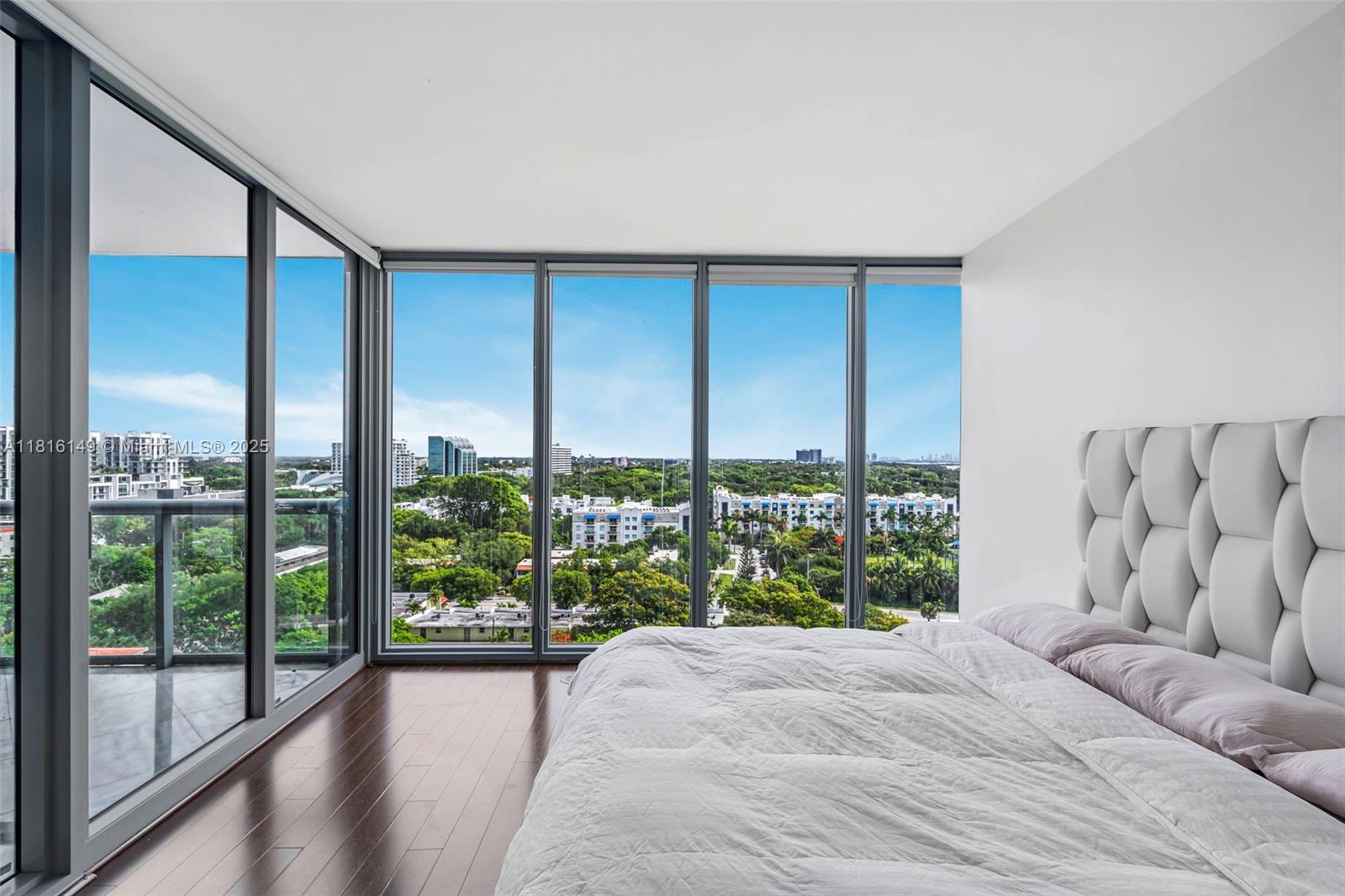 image Blue Condo1