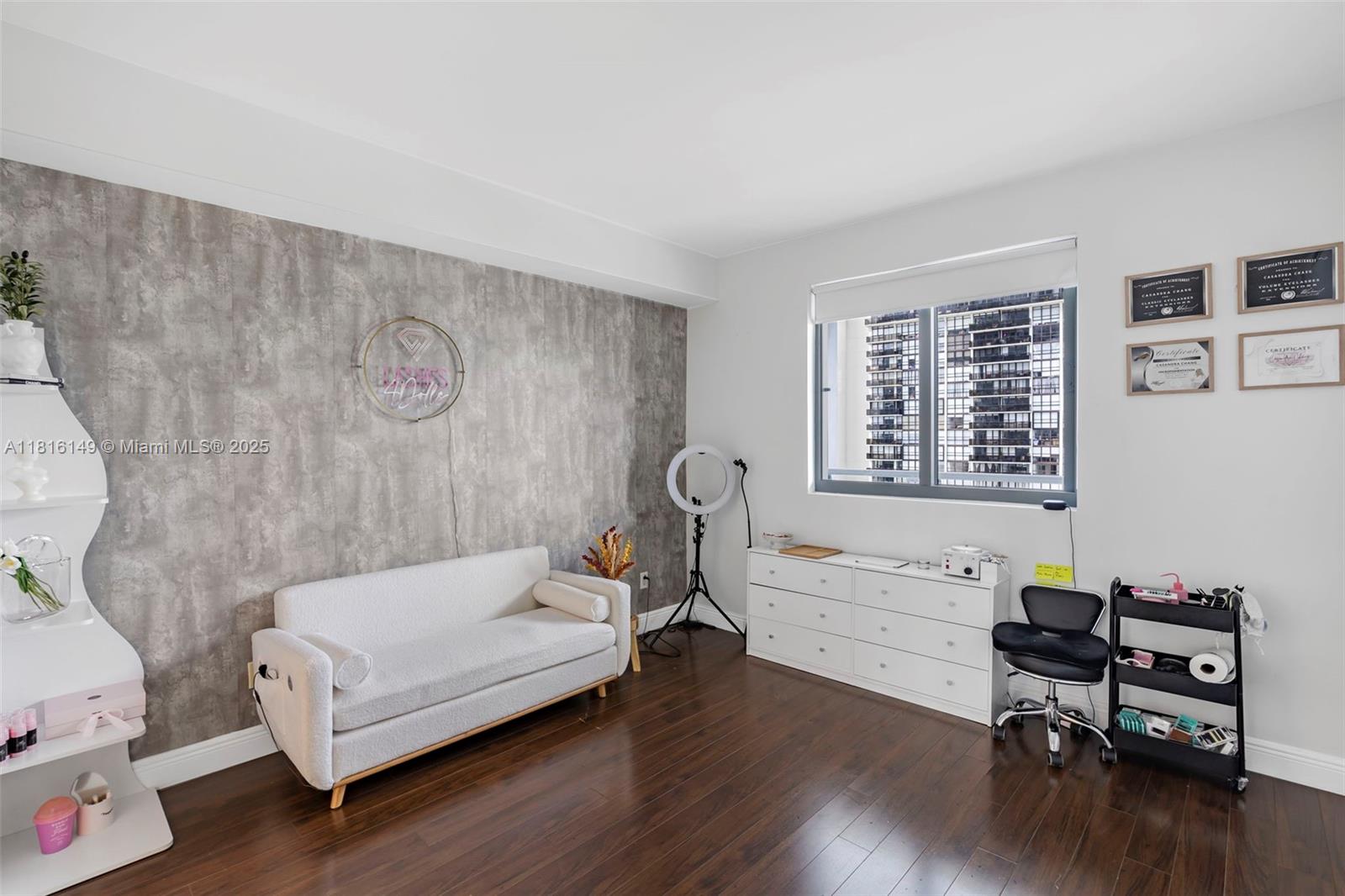 image Blue Condo21