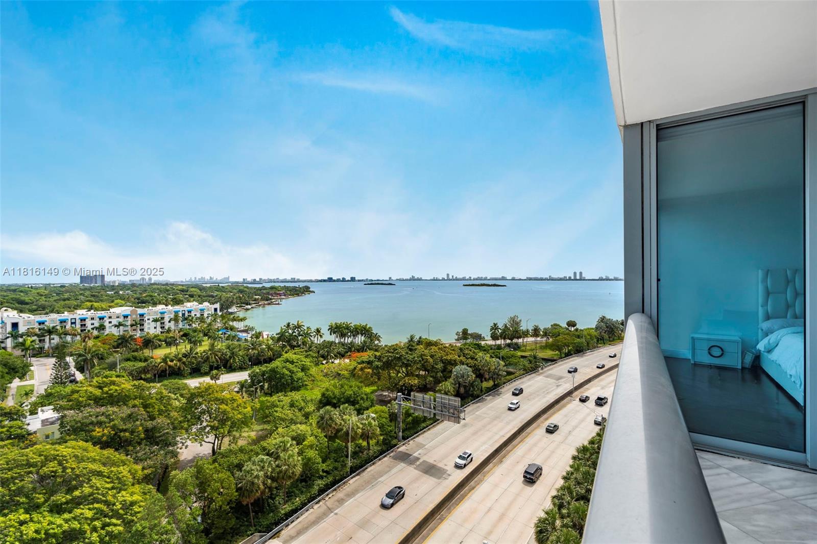image Blue Condo27