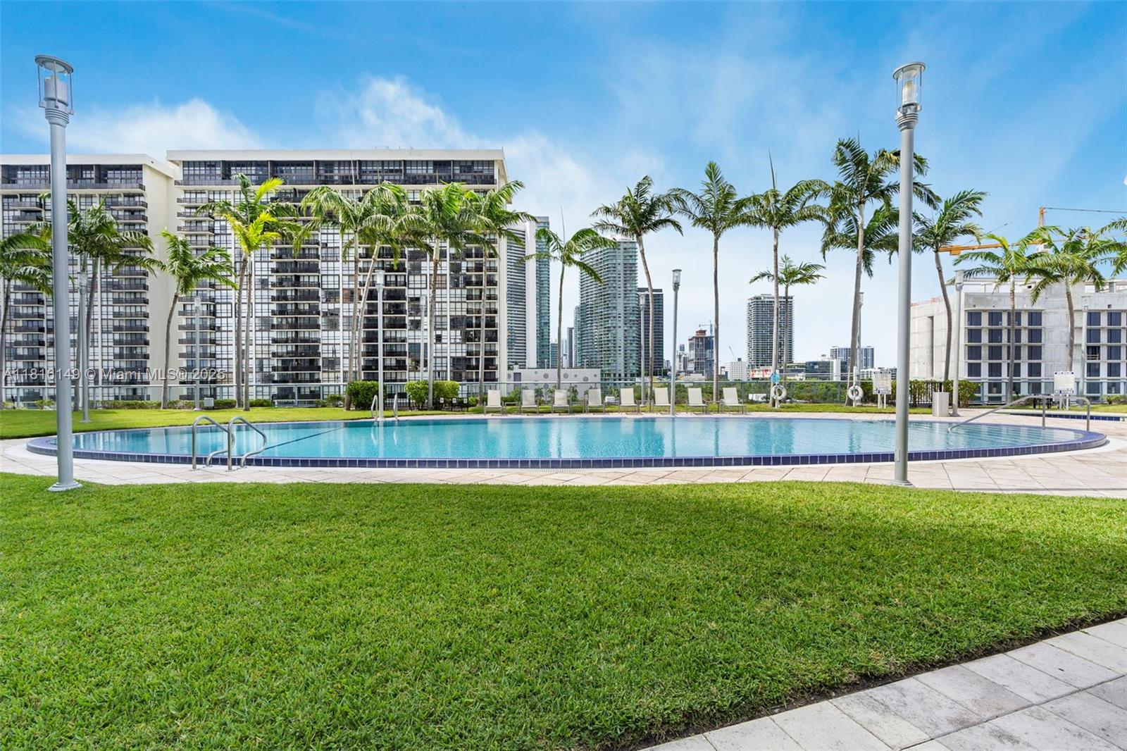 image Blue Condo28