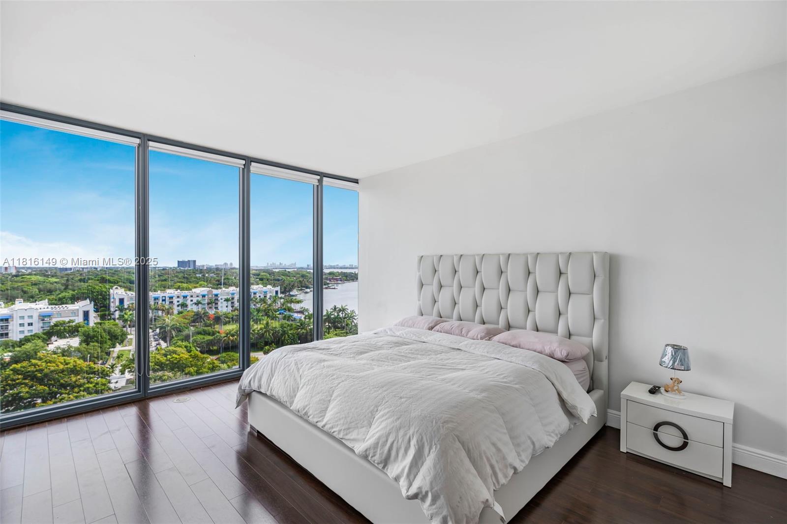 image Blue Condo2