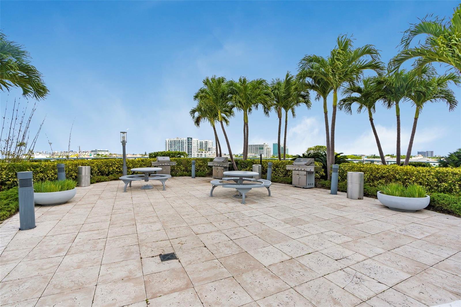 image Blue Condo29