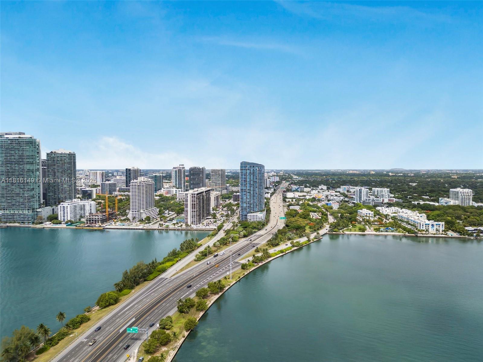 image Blue Condo38