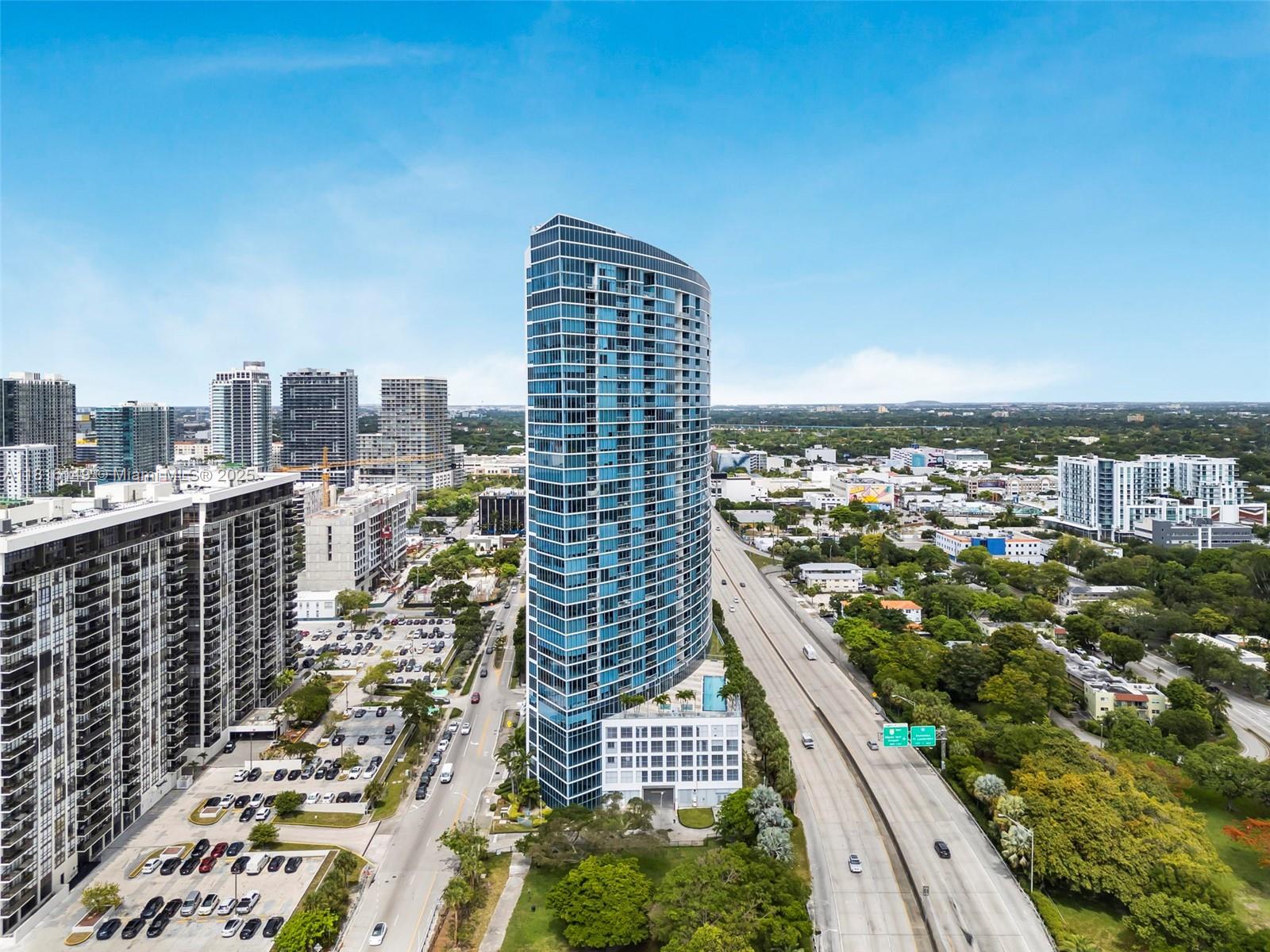 image Blue Condo40