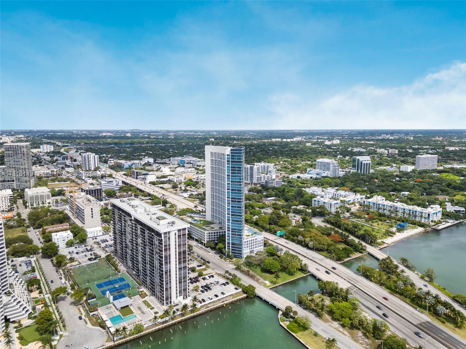 image Blue Condo41