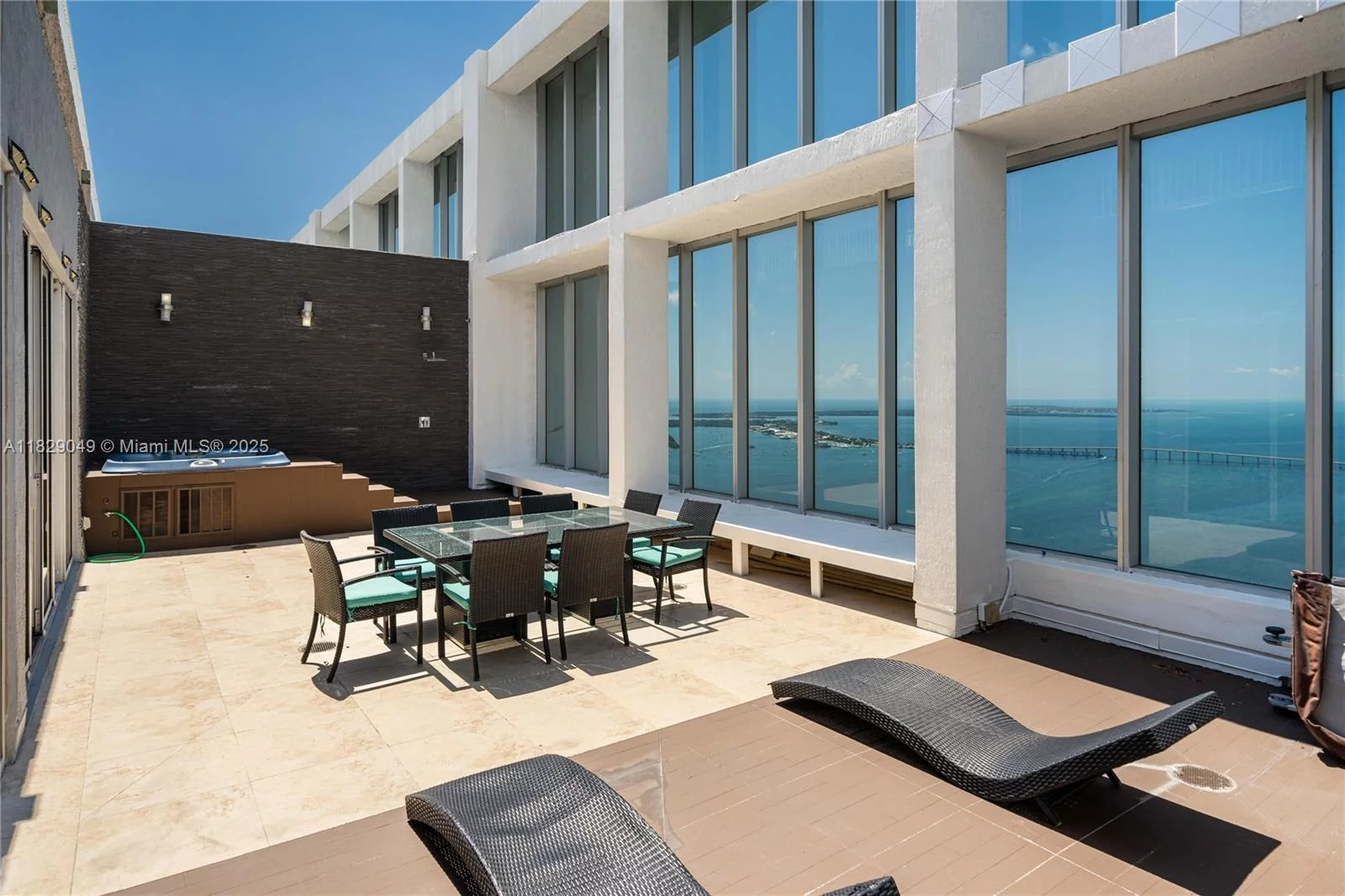 495 Brickell Ave #5705