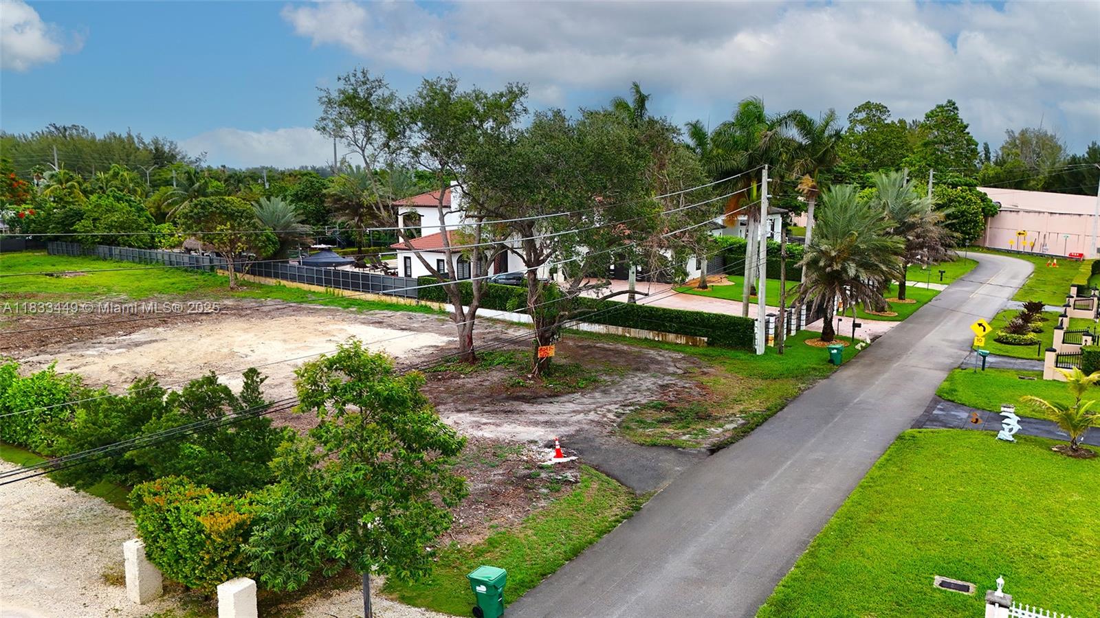 8241 SW 58th St Miami, FL 33143