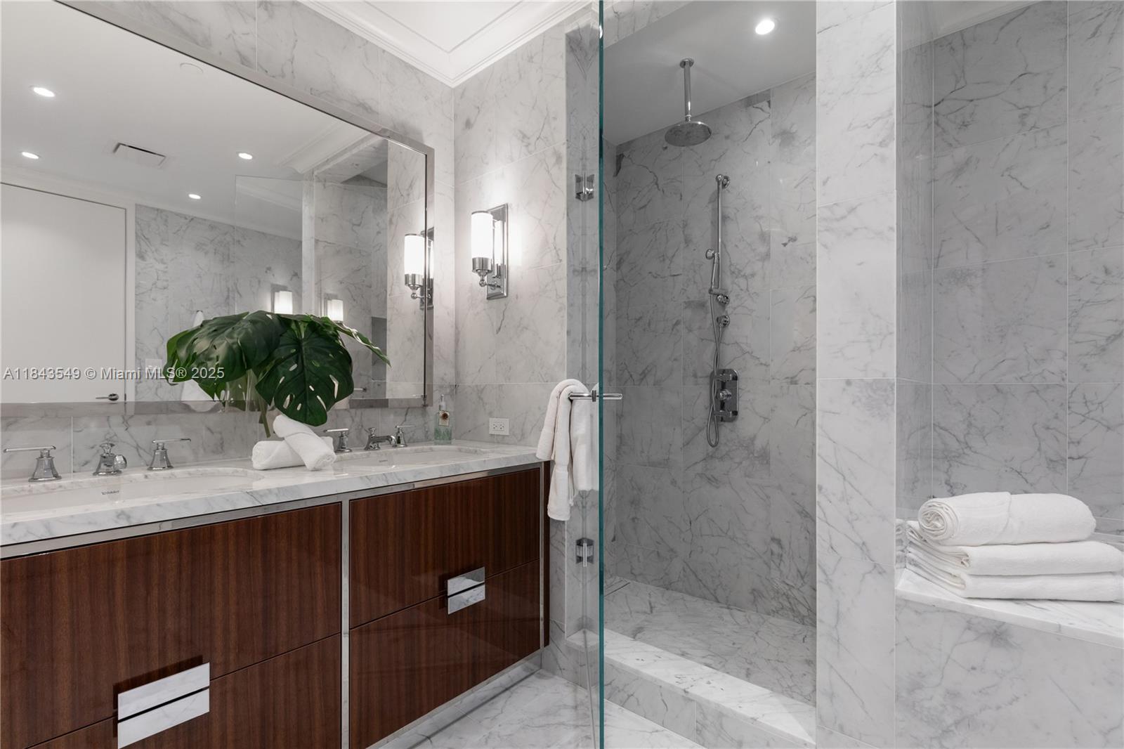 15701 Collins Ave #1004 Sunny Isles Beach, FL 33160