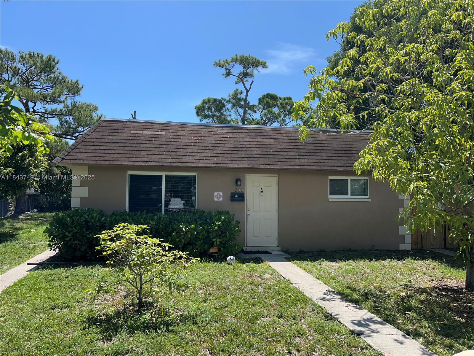 1200 NW 3rd Ave #A